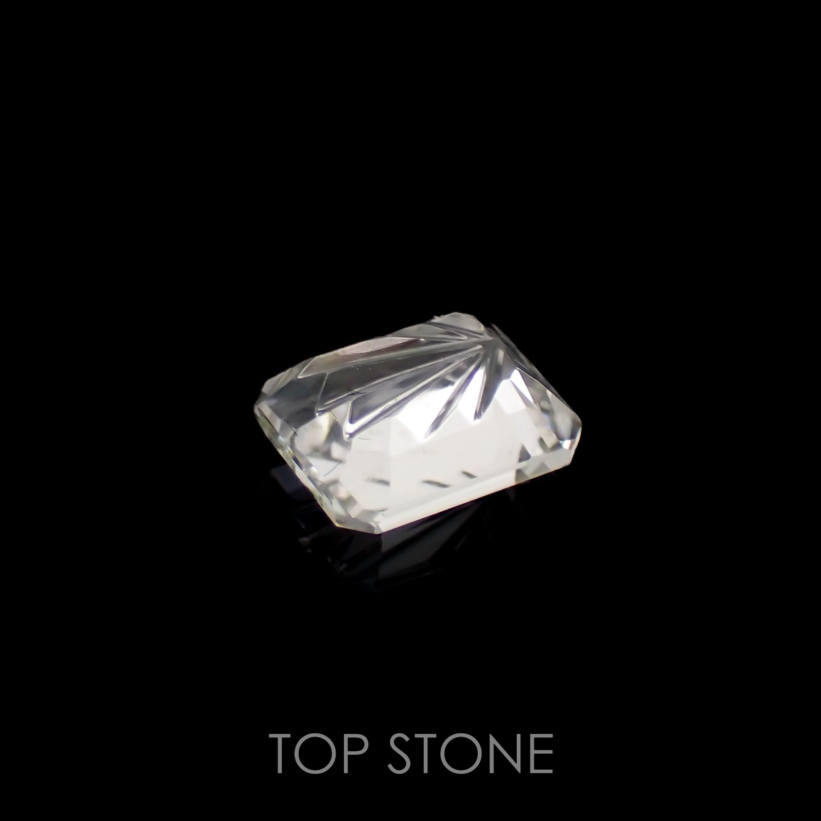 ◇甲州貴石切子Plus Three◇フェナカイト カード付き(宝石名フェナカイト)ブラジル産 1.63ct 識別済[221018580]7.8x6.5mm前後