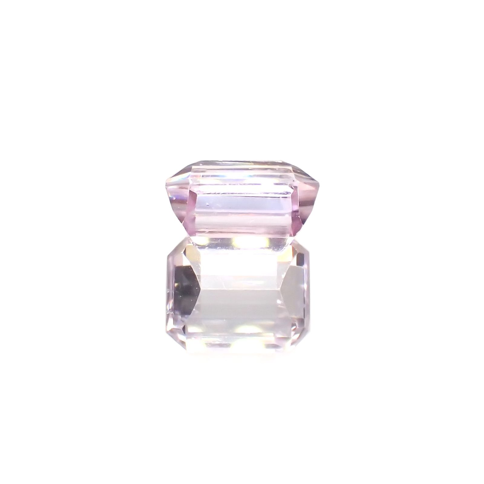 クンツァイト(宝石名クンツァイト)アフガニスタン産 3.76ct 識別済[250115230]9.3x7.8mm前後