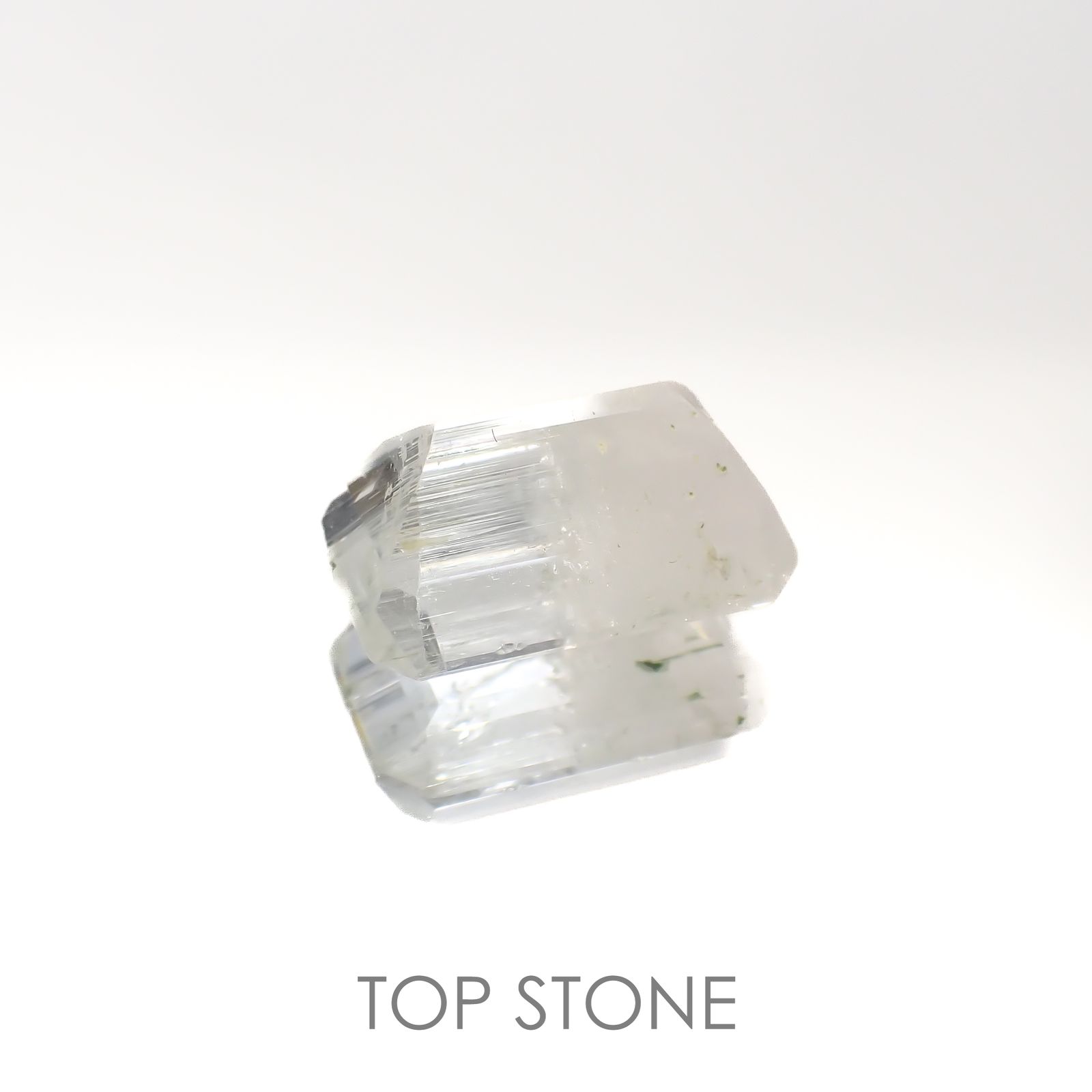 バイカラーベリル(宝石名バイカラー・ベリル)アフガニスタン産 7.15ct 識別済[220717123]14.2x9.4mm前後