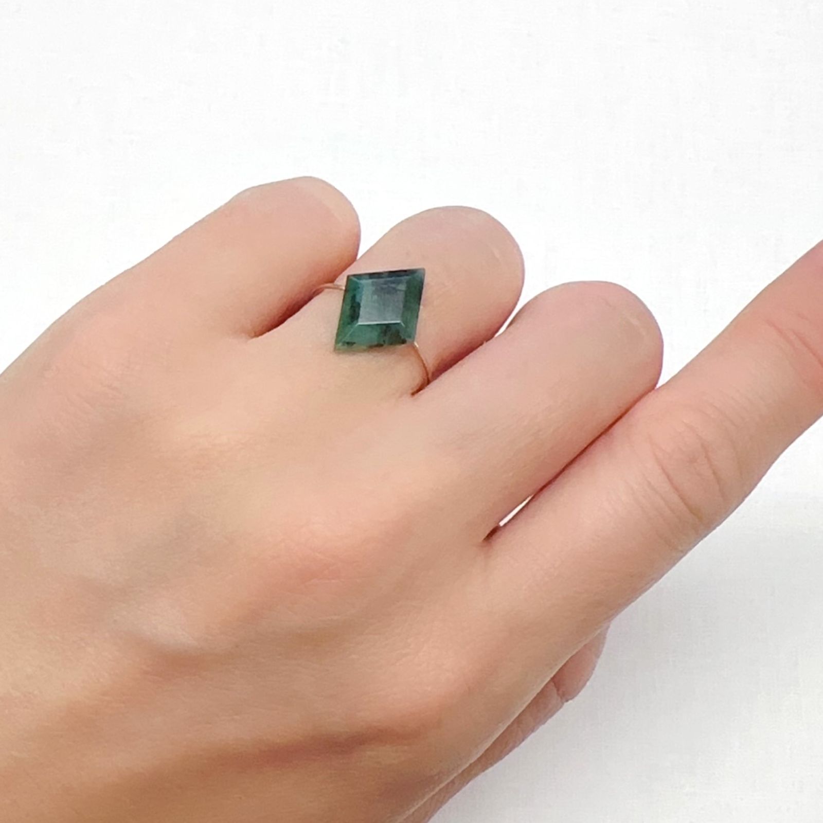 ◇カスタムカット◇エメラルド ブラジル産 2.31ct[240326472]14.9x11mm前後