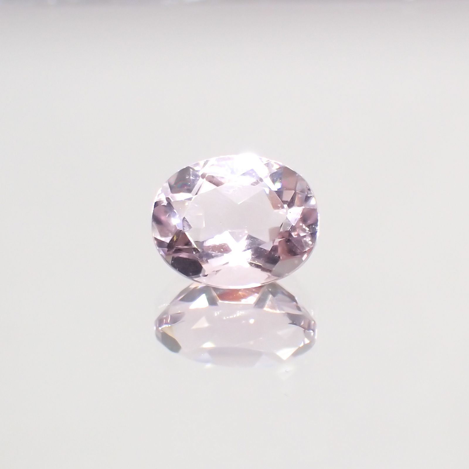 ピンクフローライト(宝石名フルオライト)ブラジル産 3.36ct 識別済[220115124]10.1x8.1mm前後