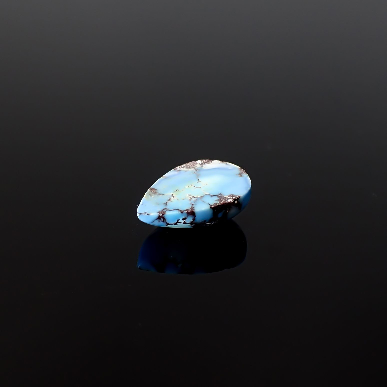 ターコイズ カザフスタン・ゴールデンヒル鉱山産 2.44ct / 11.8x8.3mm前後 [260331869]