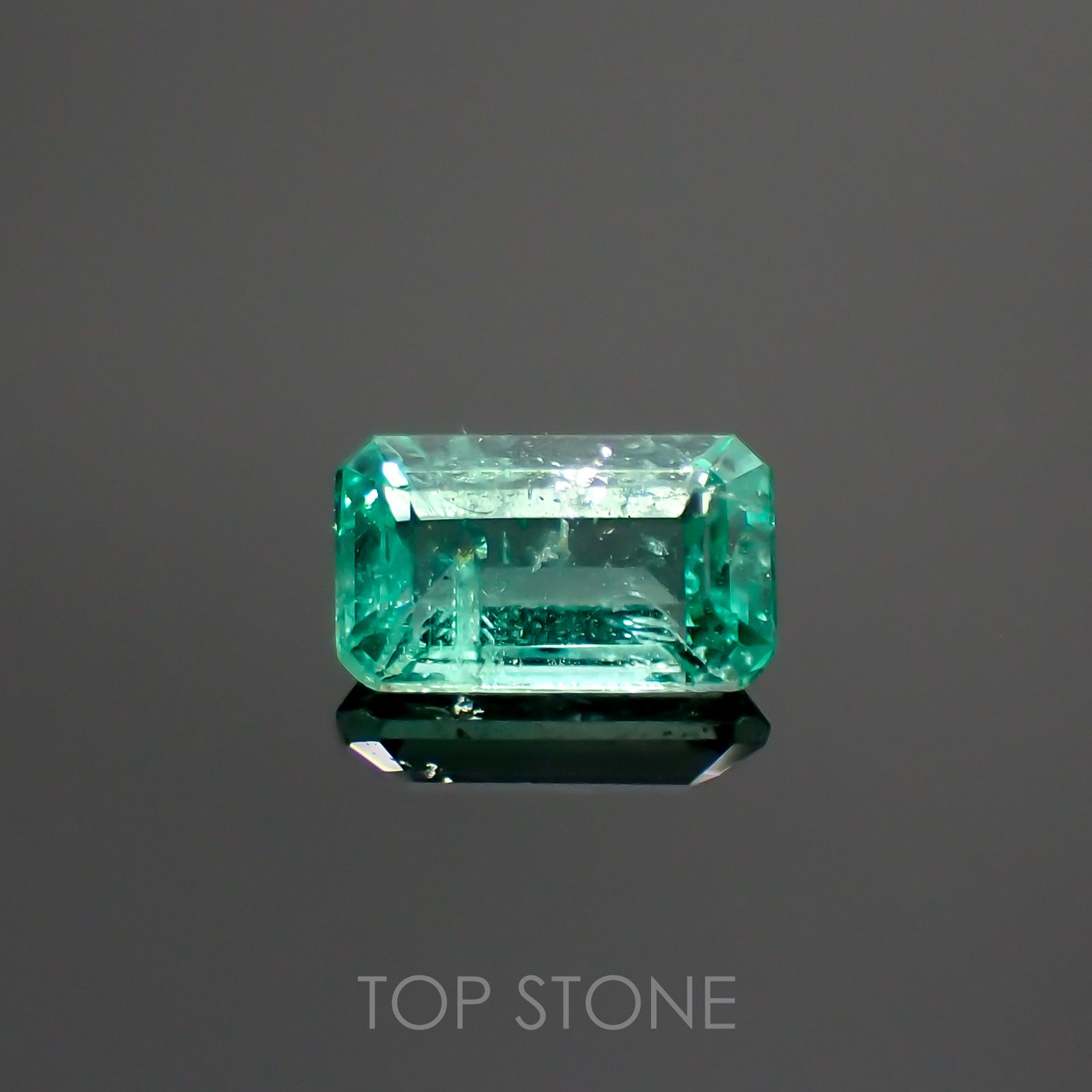 エメラルド ザンビア産 ルース 0.26ct[210812997]5×3mm前後