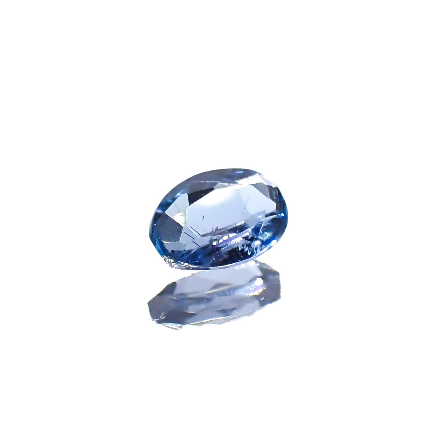 タトゥーアクアマリン ブラジル・ミナスジェライス州タトゥー鉱山産 0.14ct[240427168]4.1x2.9mm前後