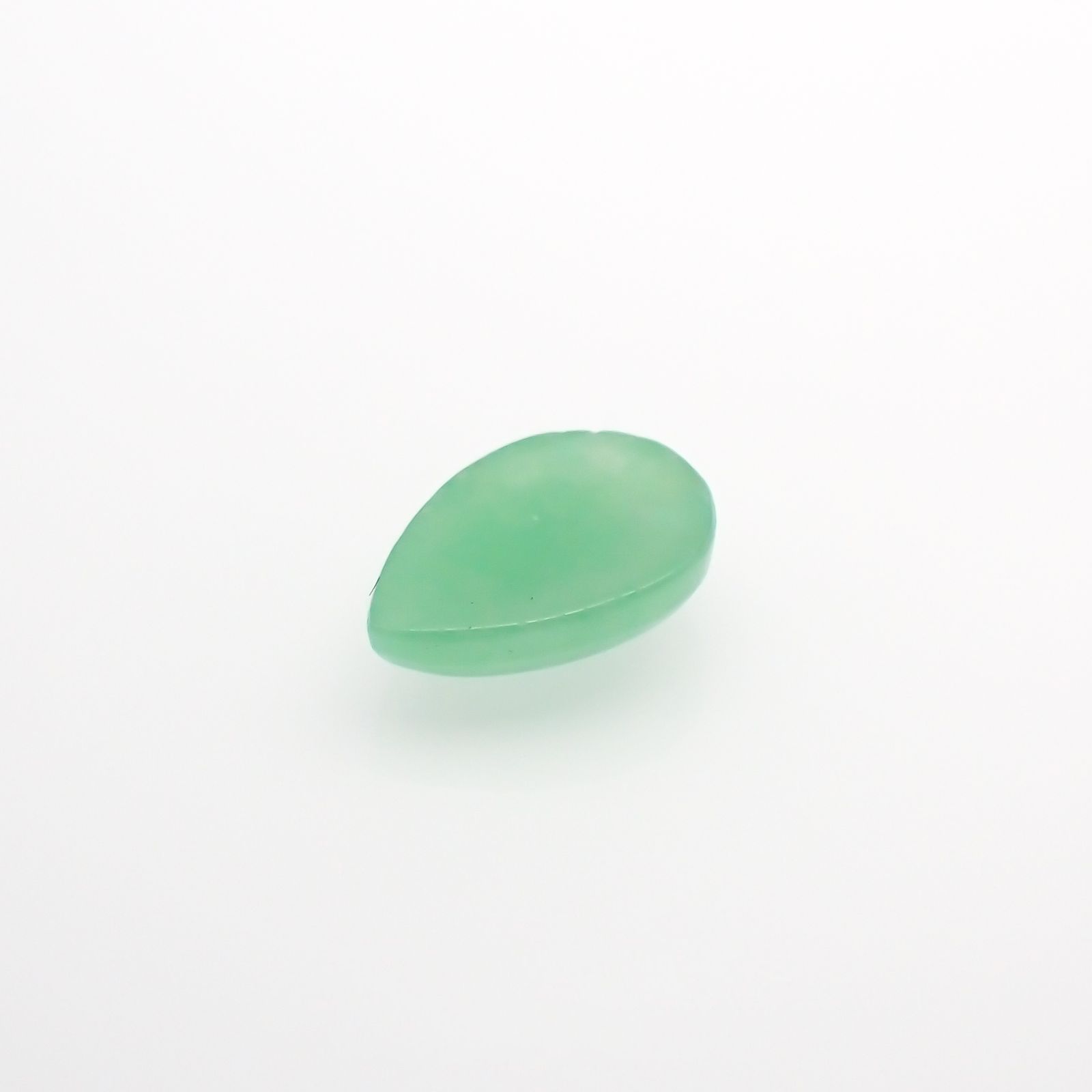翡翠(宝石名ジェダイト)ビルマ産 0.78ct 識別済[220515808]7.1x5.1mm前後