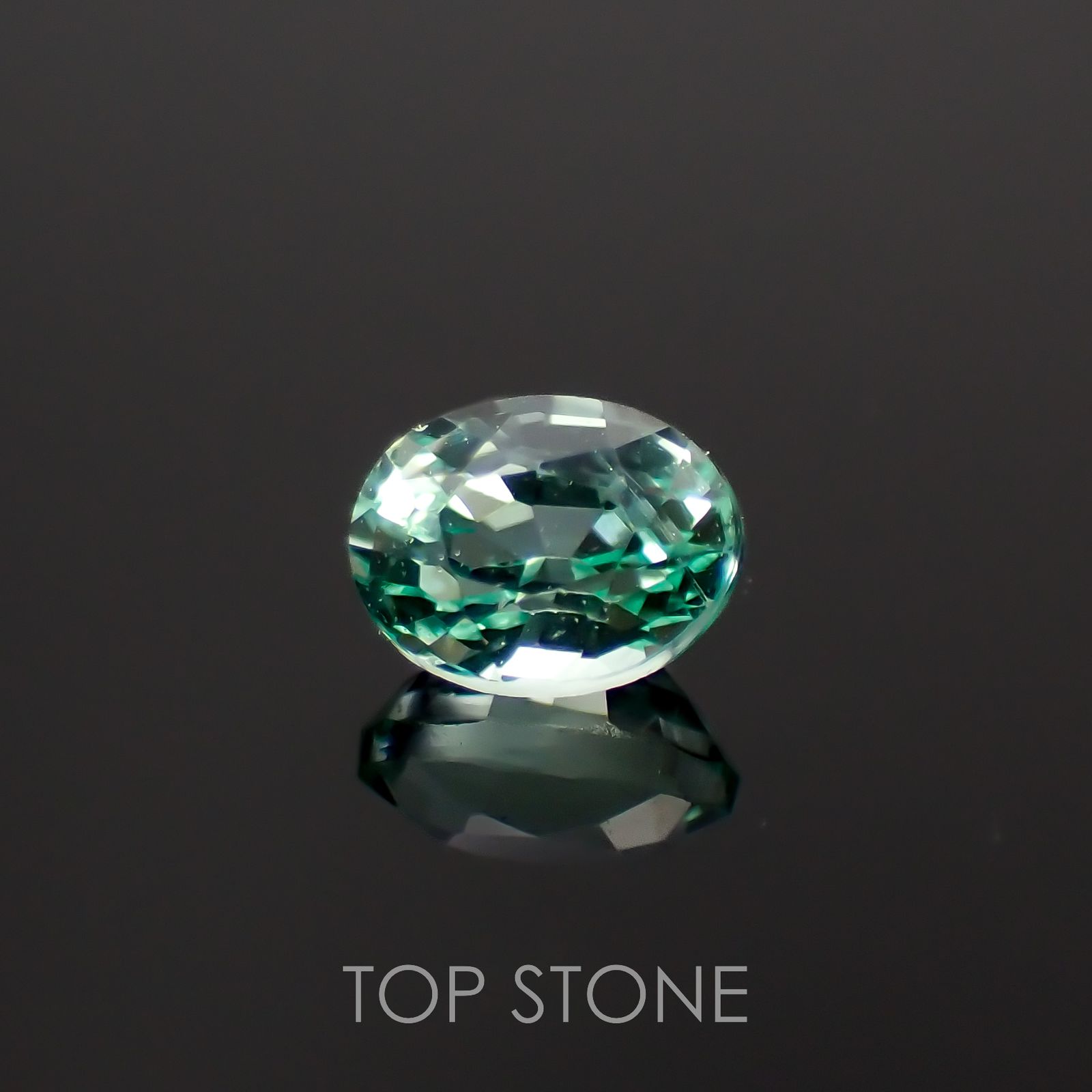 パステルカラーエメラルド ザンビア産 0.21ct[230119960]4.1x3.1mm前後