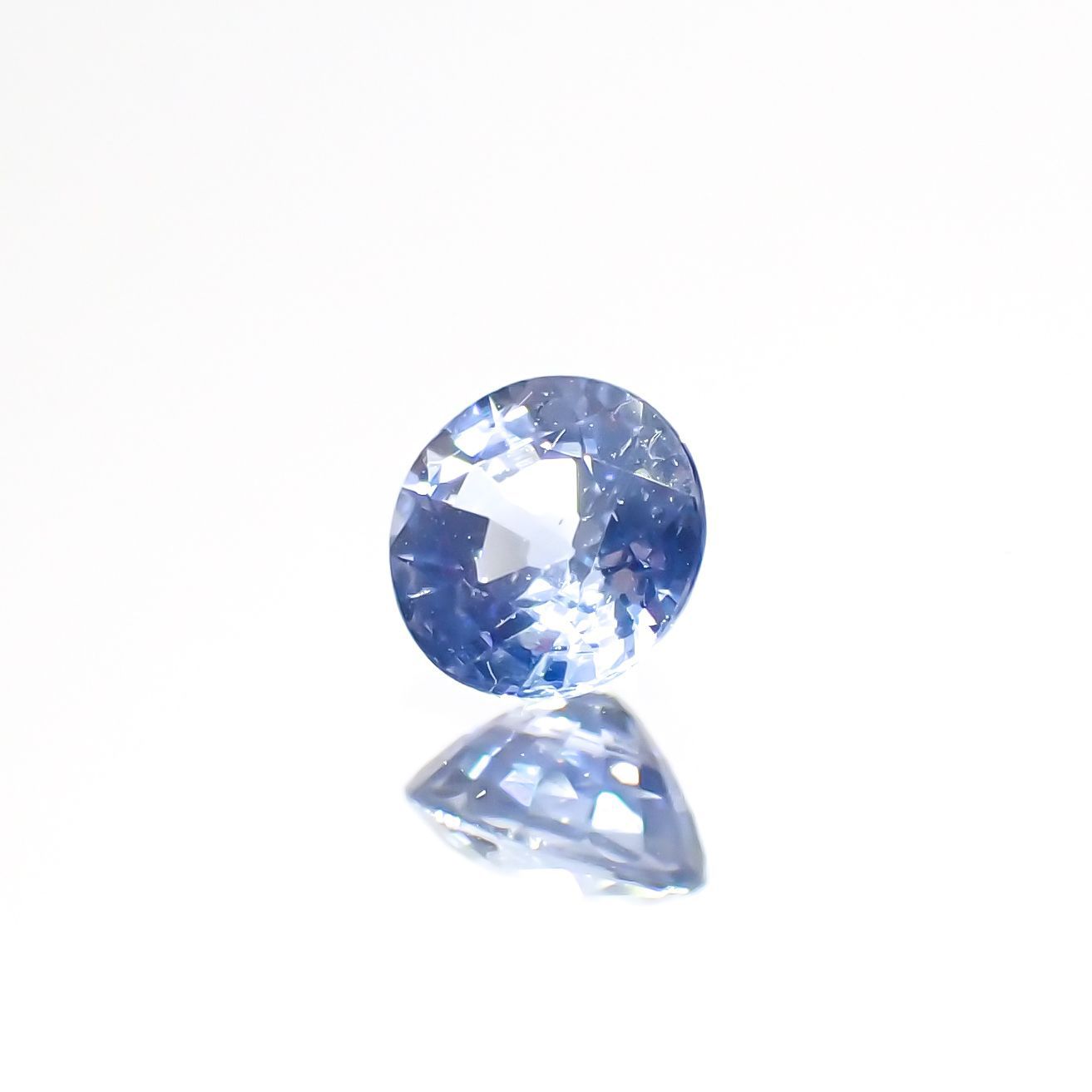 アイスブルーサファイア(宝石名サファイア)スリランカ/マダガスカル産 0.45ct 識別済[220515957]4.5x4.5mm前後