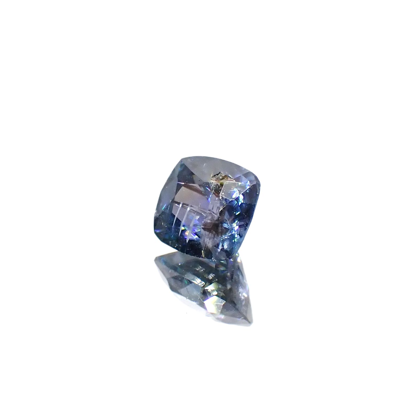 リバースカラーチェンジジルコン(宝石名ジルコン)モゴック産 1.72ct 識別済[240527770]6.8x6.1mm前後