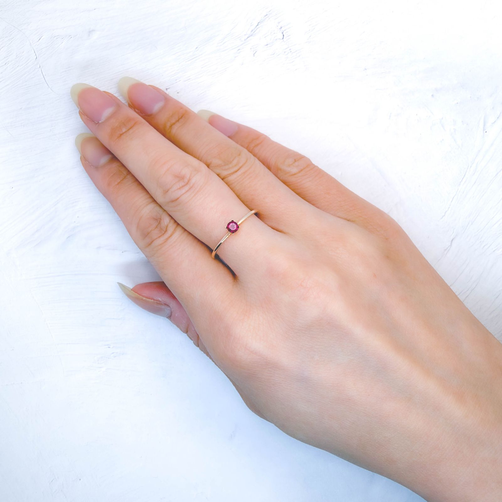 ルビー グリーンランド産 0.14ct / 3x3mm前後 [261033228]