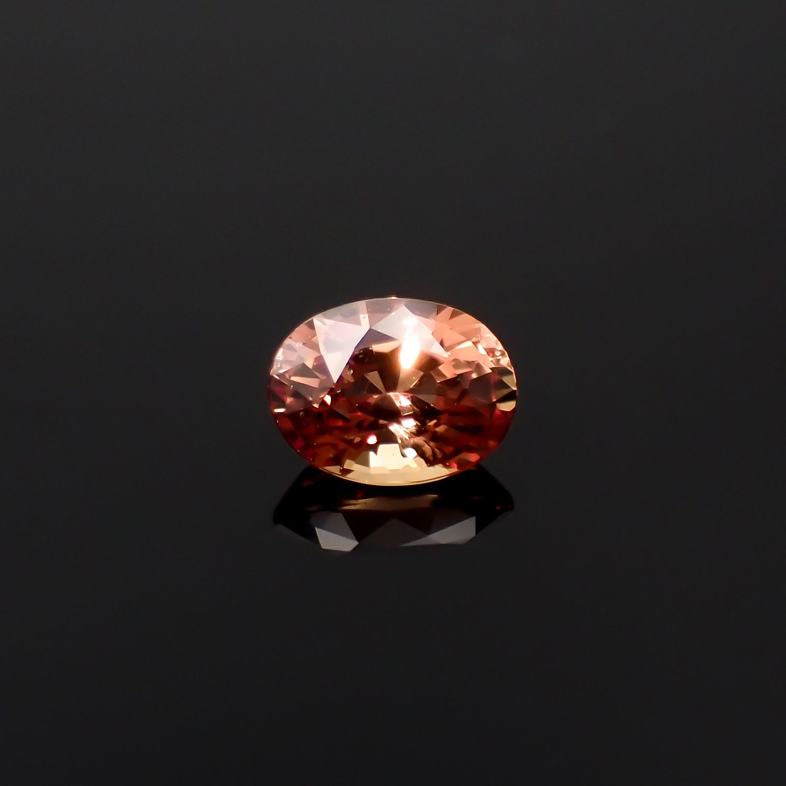 パパラチャサファイア(宝石名サファイア/別名パパラチャ・サファイア)スリランカ産 0.656ct CGL鑑付[231224692]5.7x4.3mm前後