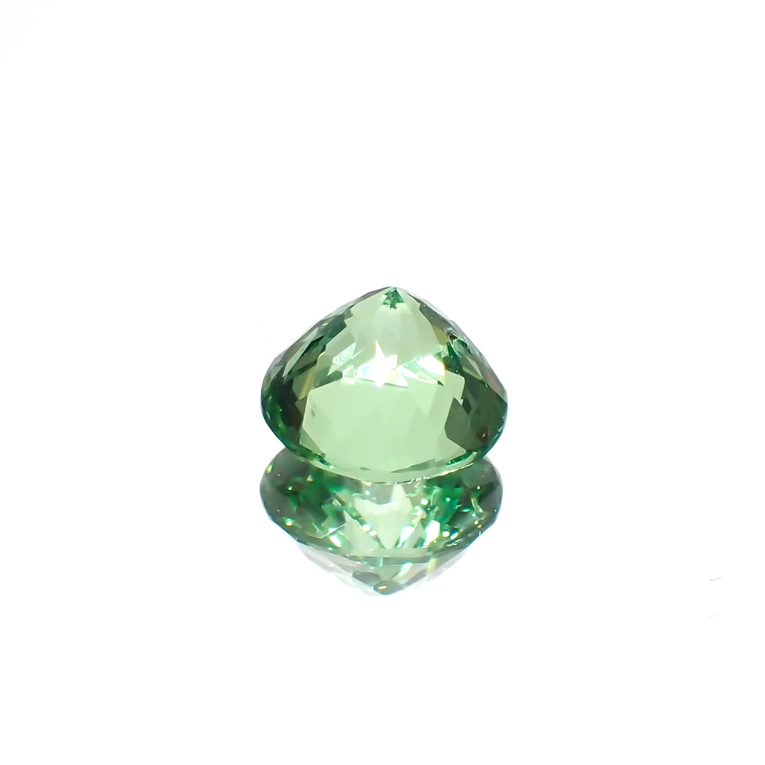 ツァボライト タンザニア産 0.93ct[231023565]5.9x5.9mm前後