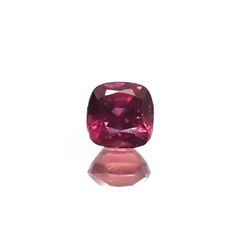 ルビー 非加熱(宝石名ルビー) マダガスカル産 識別済 0.30ct / 3.4x3.4mm前後 [210711715]
