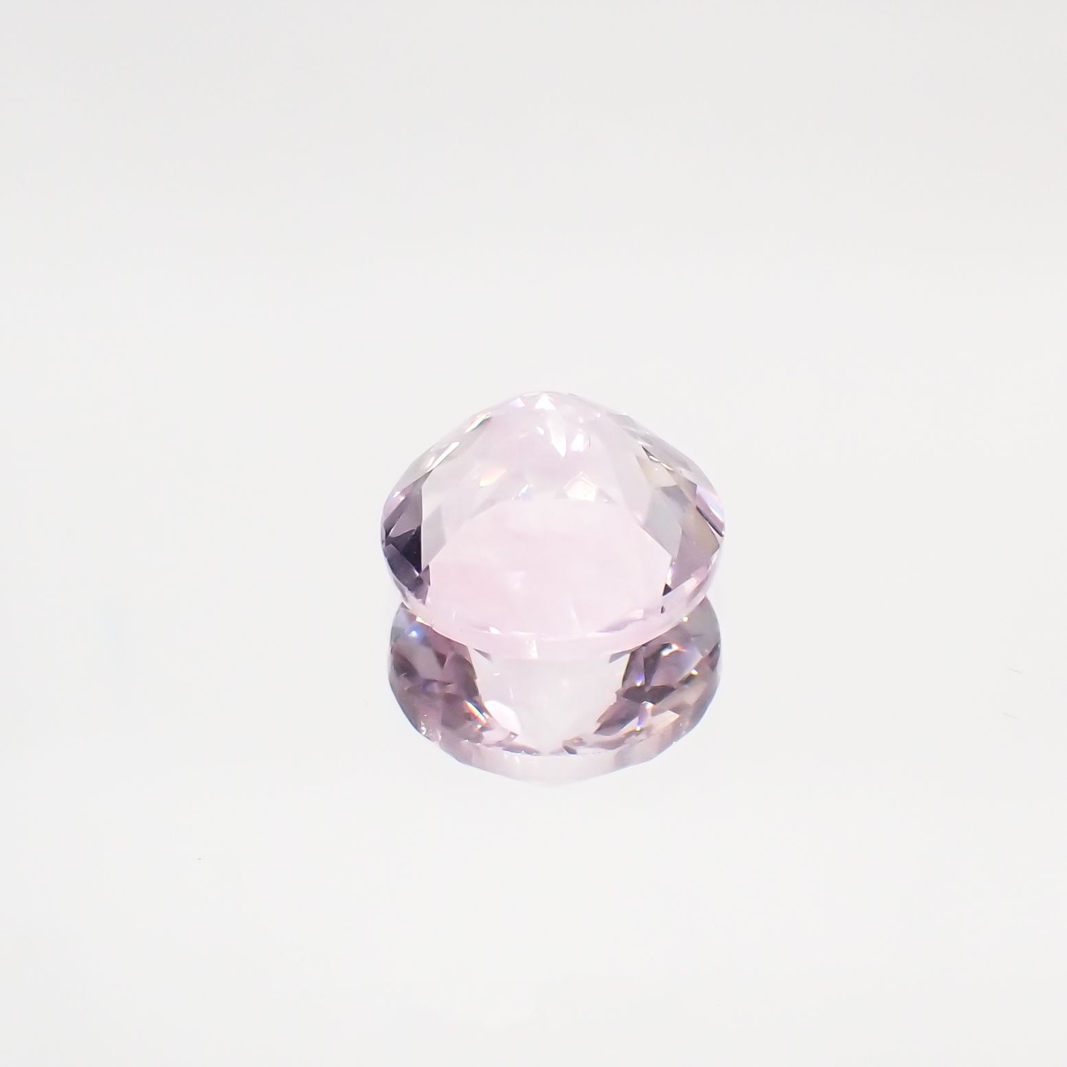 ピンクフローライト(宝石名フルオライト)ブラジル産 4.10ct 識別済[220115138]10x10mm前後