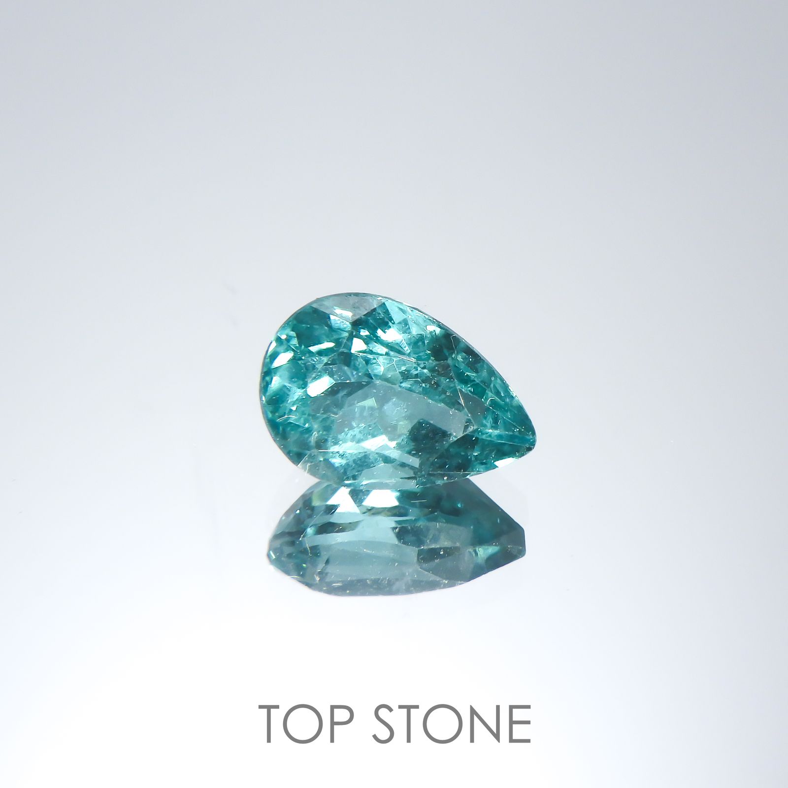 ブルーグリーンアパタイト(宝石名アパタイト)マダガスカル産 0.85ct 識別済[220515940]6.9x4.7mm前後