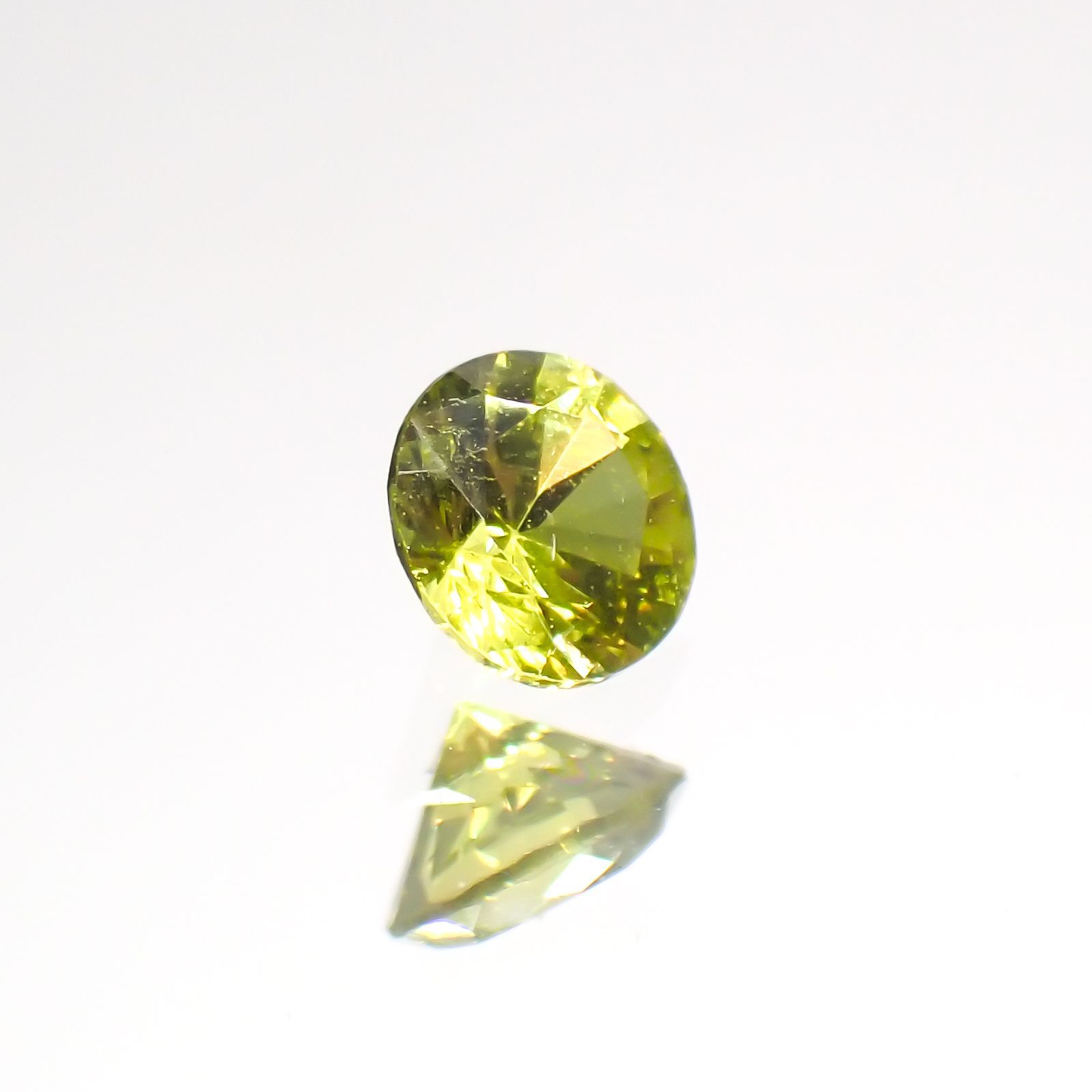 クリソベリル(宝石名クリソベリル)マダガスカル産 0.16ct 識別済[220114483]3.2x3.2mm前後