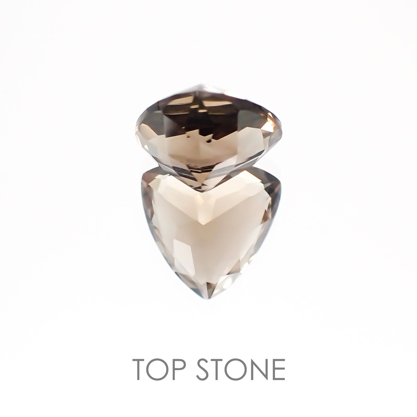 スモーキークォーツ 日本・岐阜産 ルース 1.57ct[20117782]7.9×8mm前後
