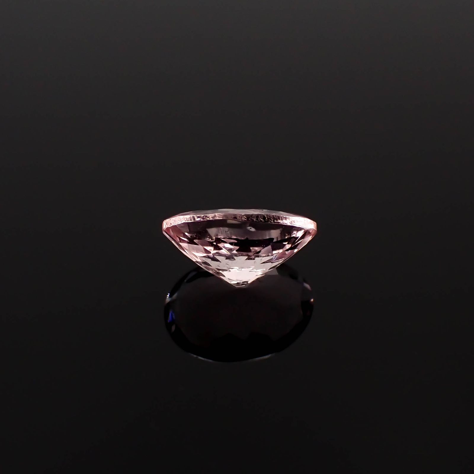 モルガナイト ブラジル産 0.97ct[240326774]7.9x5.9mm前後
