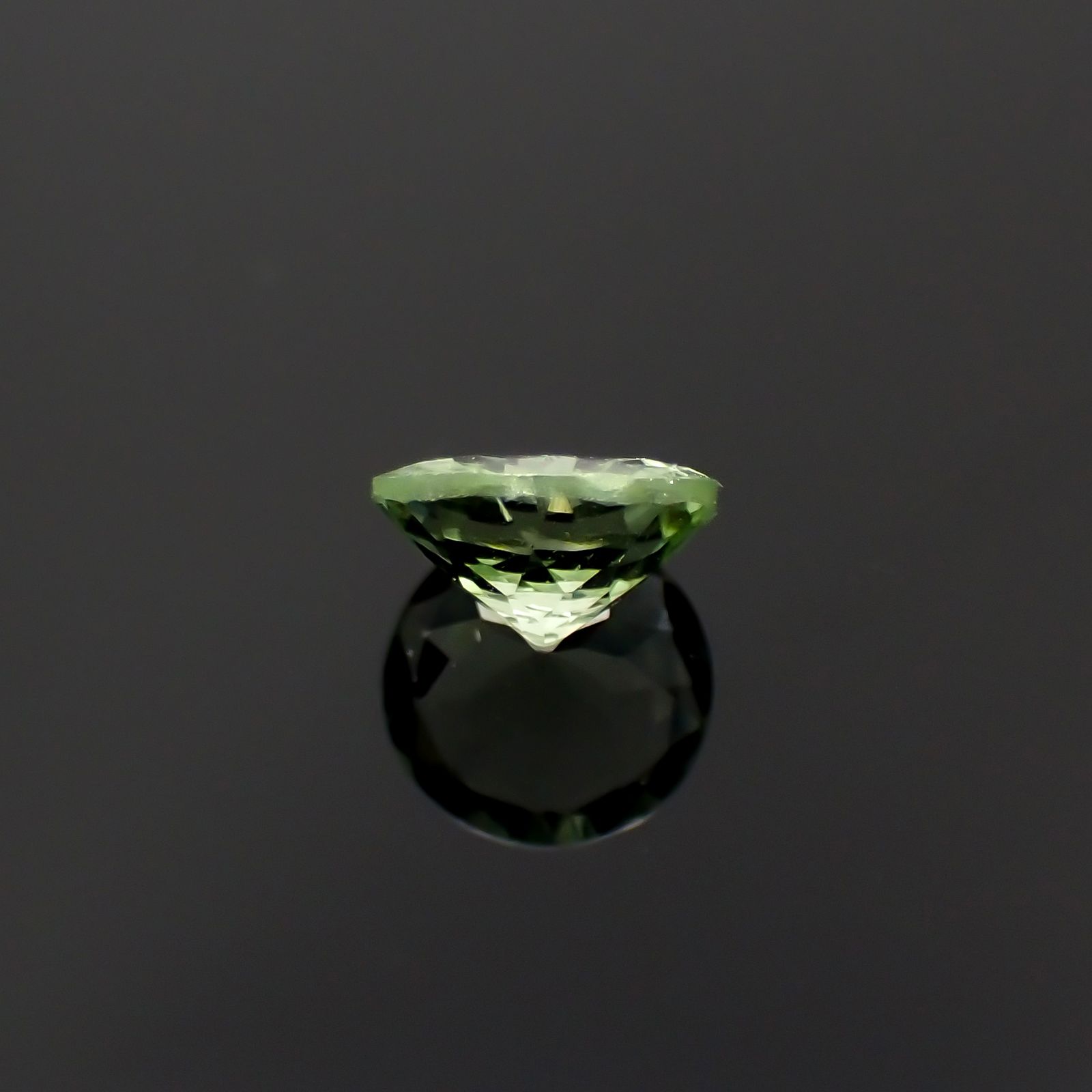 ミントガーネット タンザニア産 0.48ct[231023721]5.1x5mm前後
