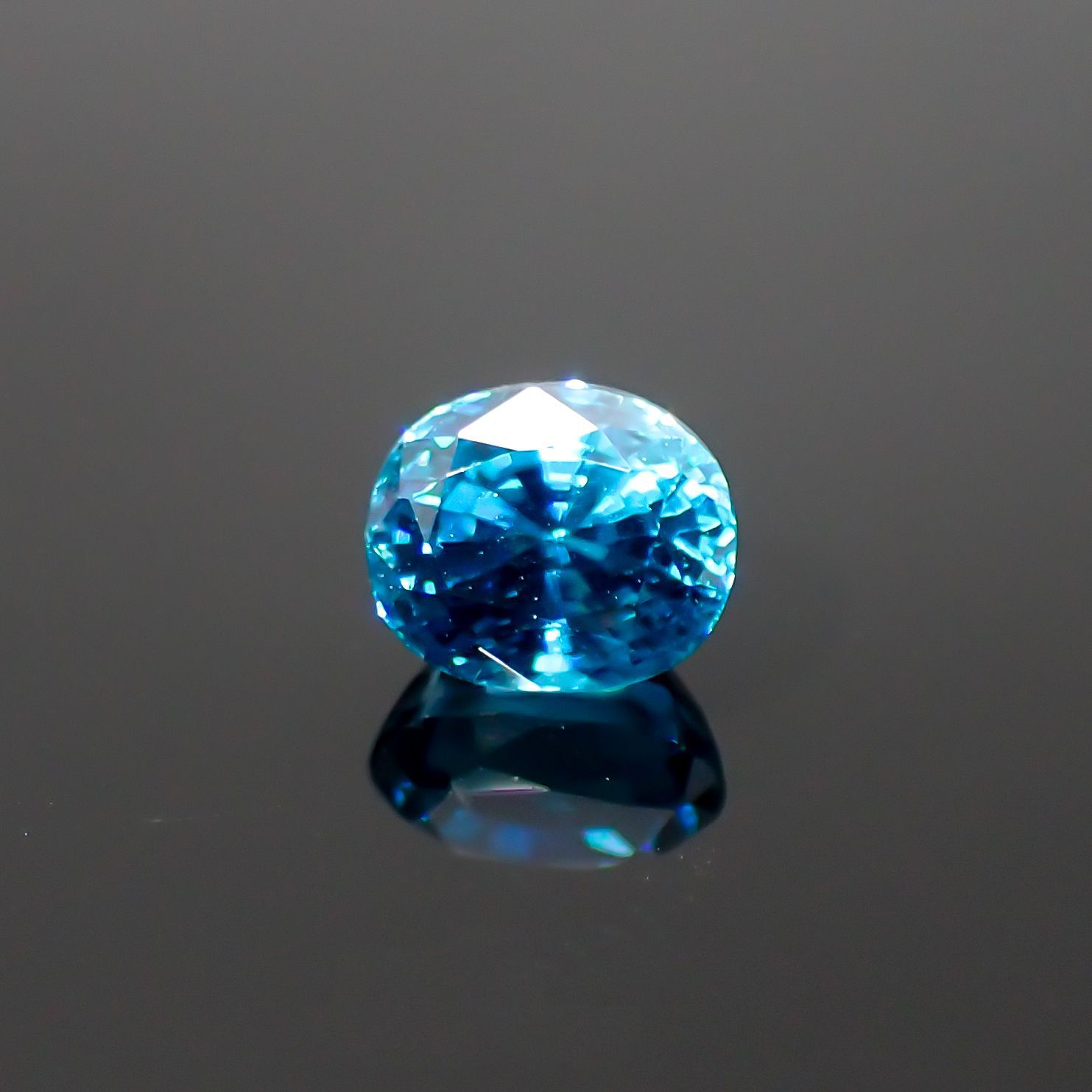 ラタナキリブルージルコン カンボジア産 1.89ct[220917927]6.5x5.4mm前後