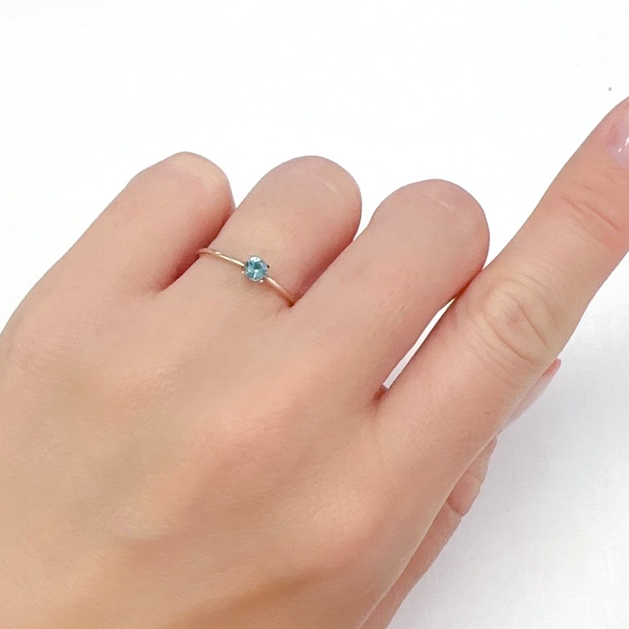 ブルーグリーンコーネルピン(宝石名ブルー グリーン・コーネルピン)タンザニア産 0.17ct 識別済[240527673]3.4x3.4mm前後