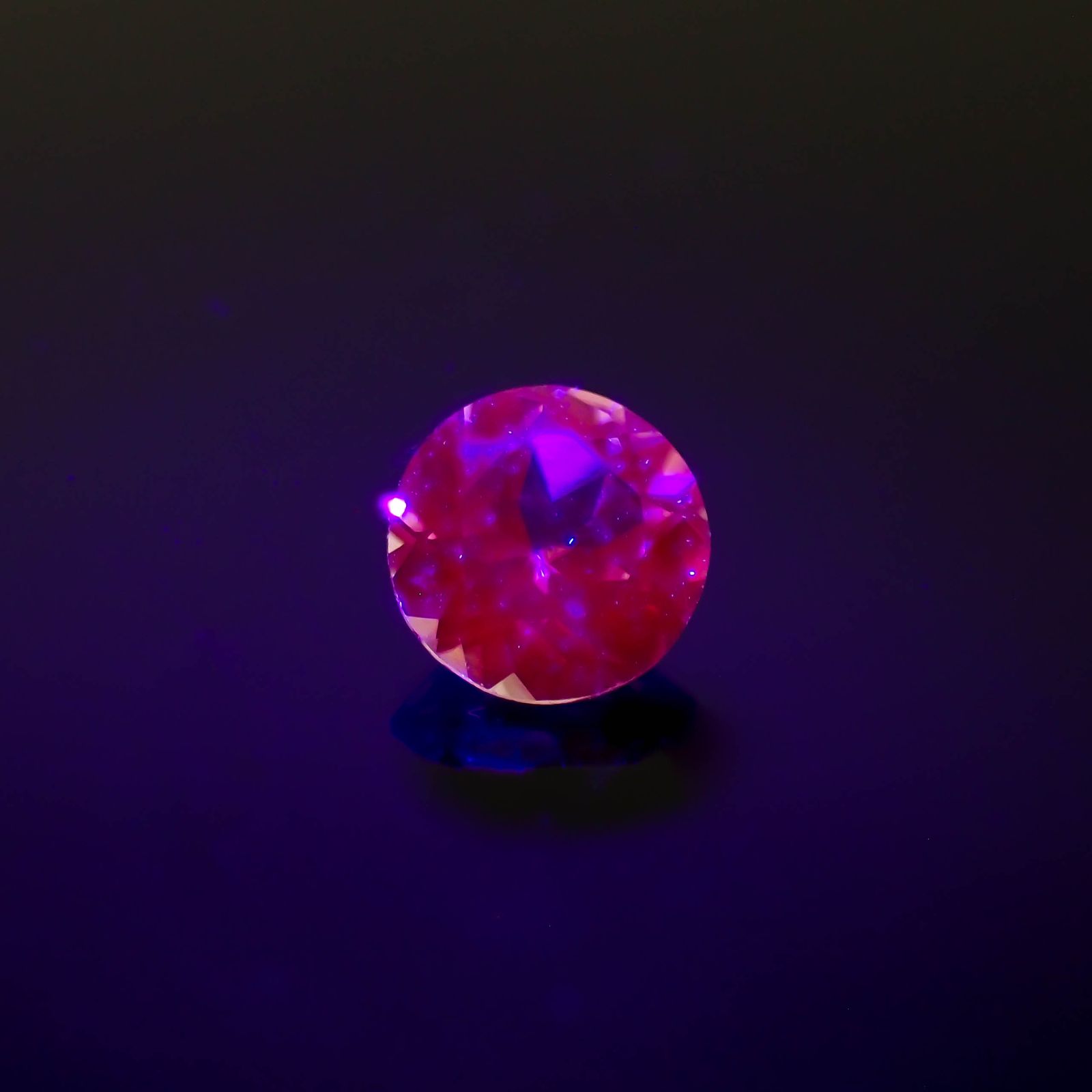ドラゴンガーネット タンザニア産 0.41ct[230421458]4.5x4.5mm前後