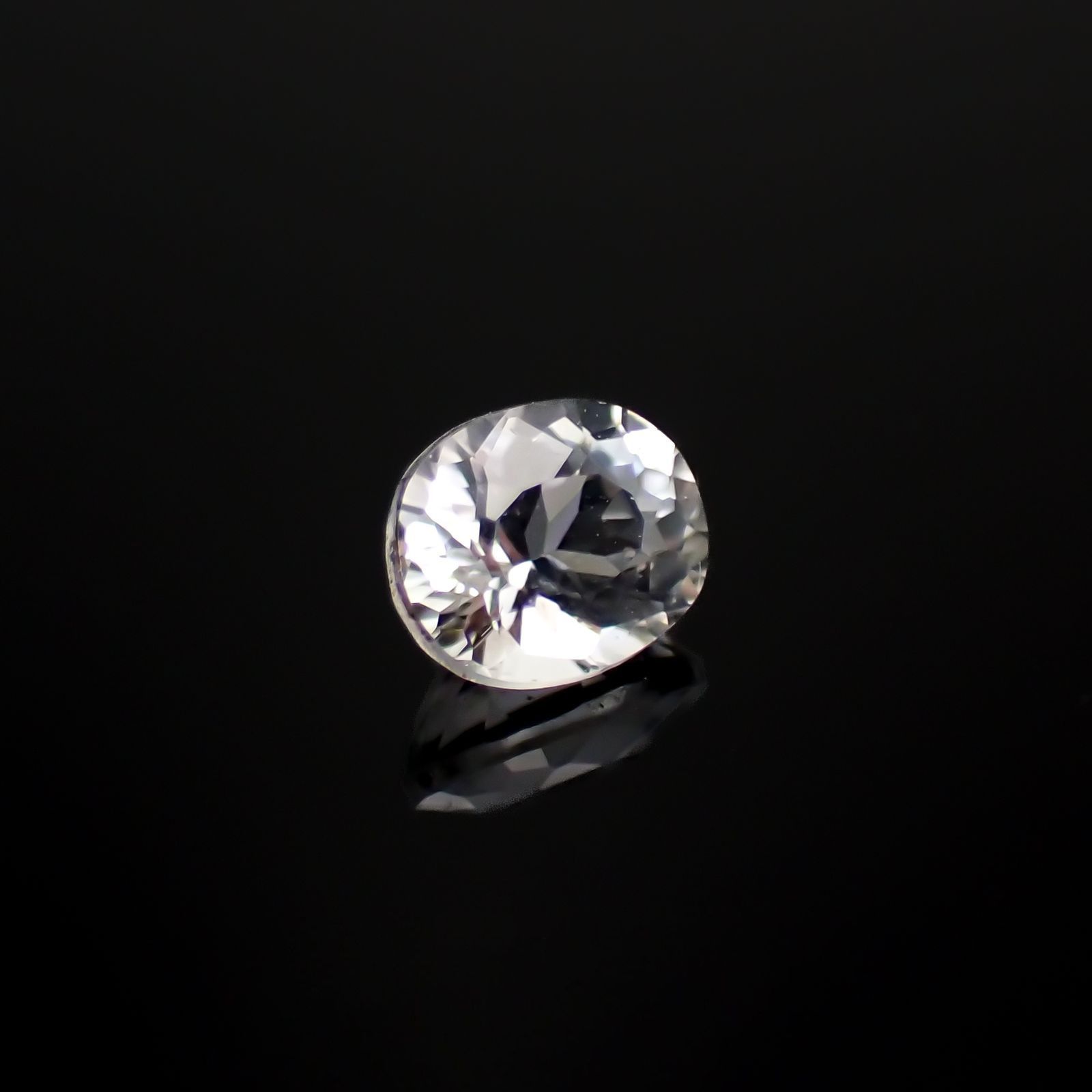 テネブレッセンススキャポライト アフガニスタン産 0.41ct / 5.2x4.2mm前後 [251218573]