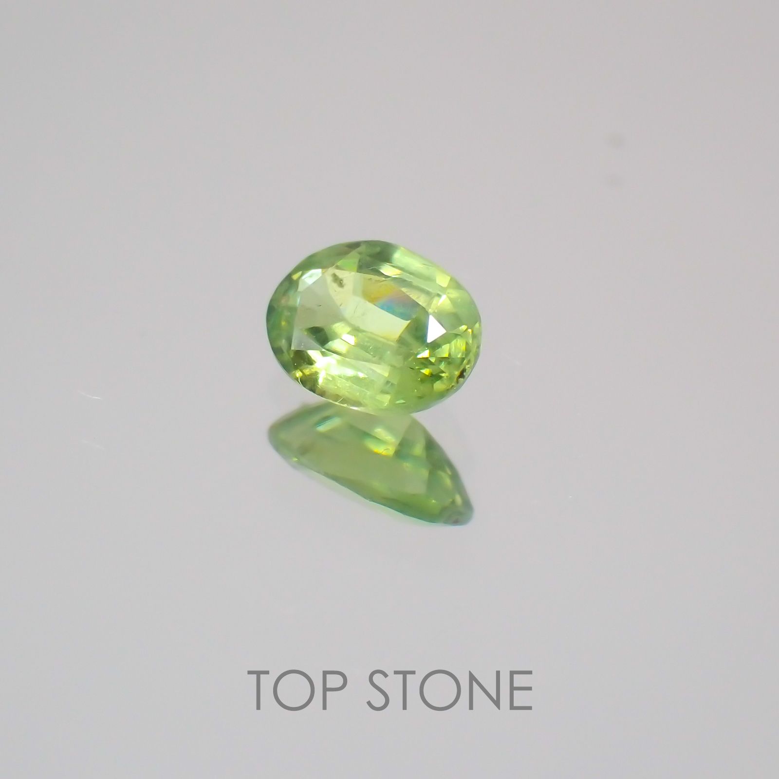 デマントイドガーネット(宝石名デマントイド・ガーネット) ナミビア産 0.17ct 識別済[21059885]4.1×3mm前後