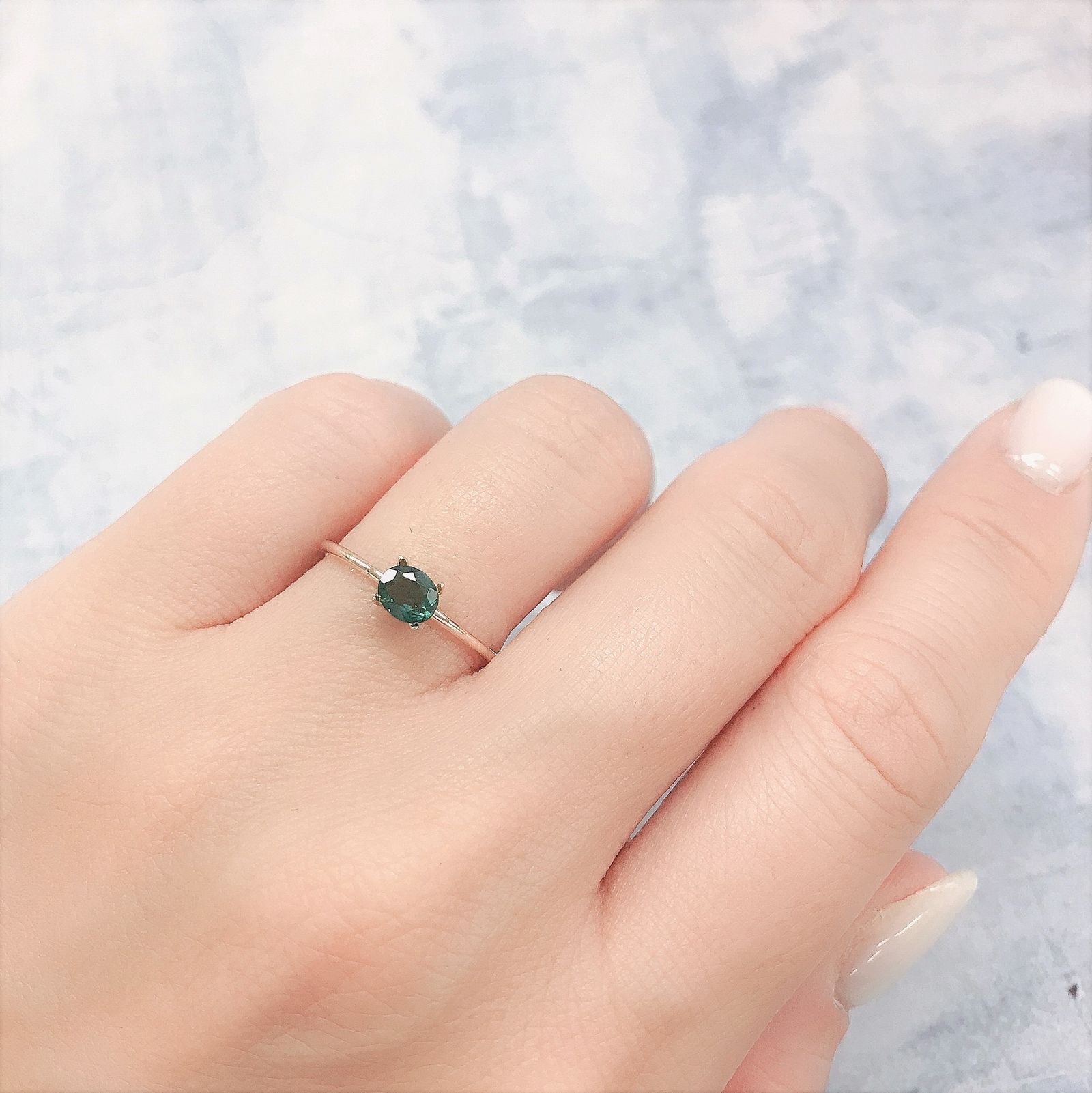 グリーンアパタイト(ノーブルモロキサイト)(宝石名アパタイト)マダガスカル産 0.36ct 識別済[220616377]5x4.1mm前後