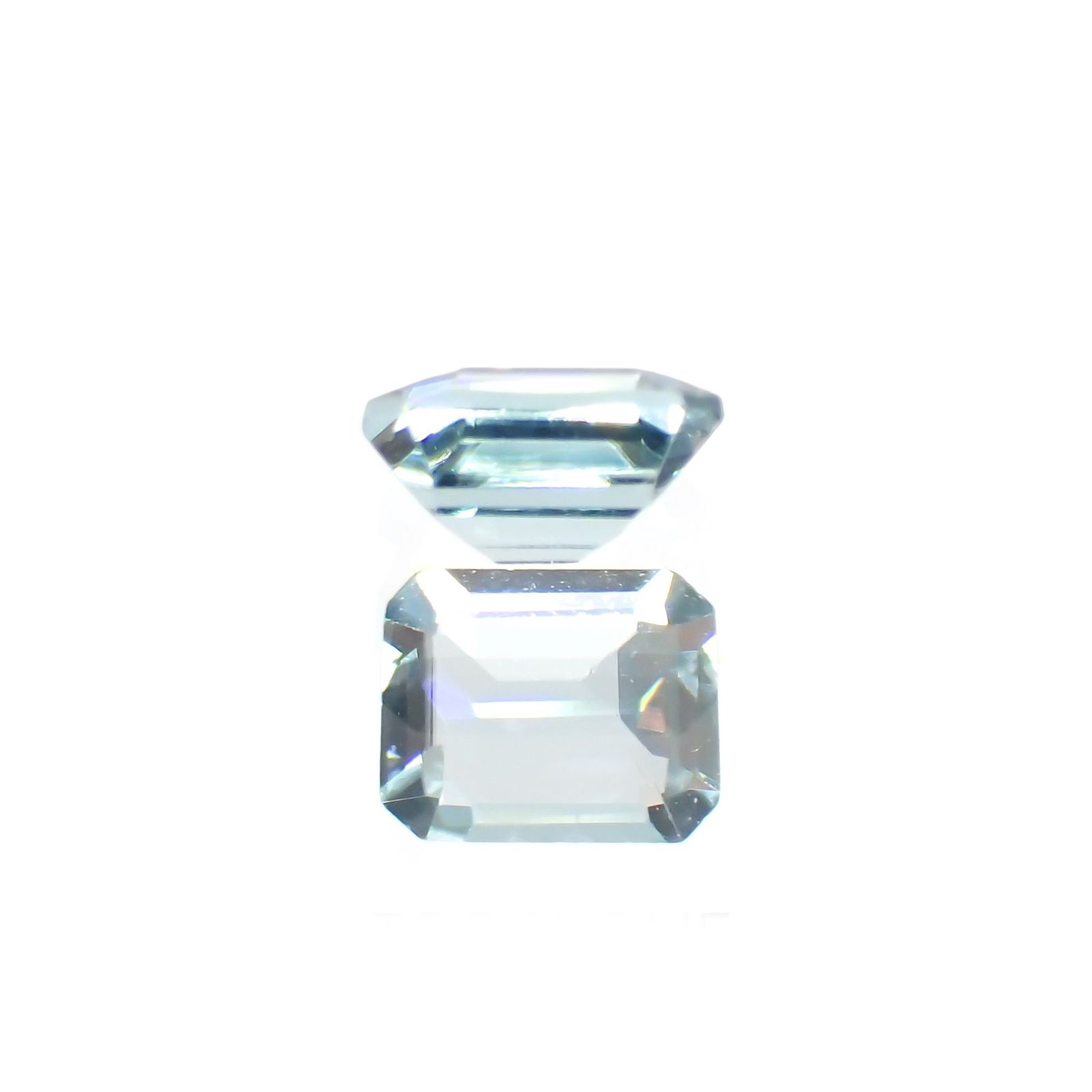 グランディディエライト(宝石名グランディディエライト) マダガスカル産 識別済 0.24ct / 4.2x3.3mm前後 [21059847]