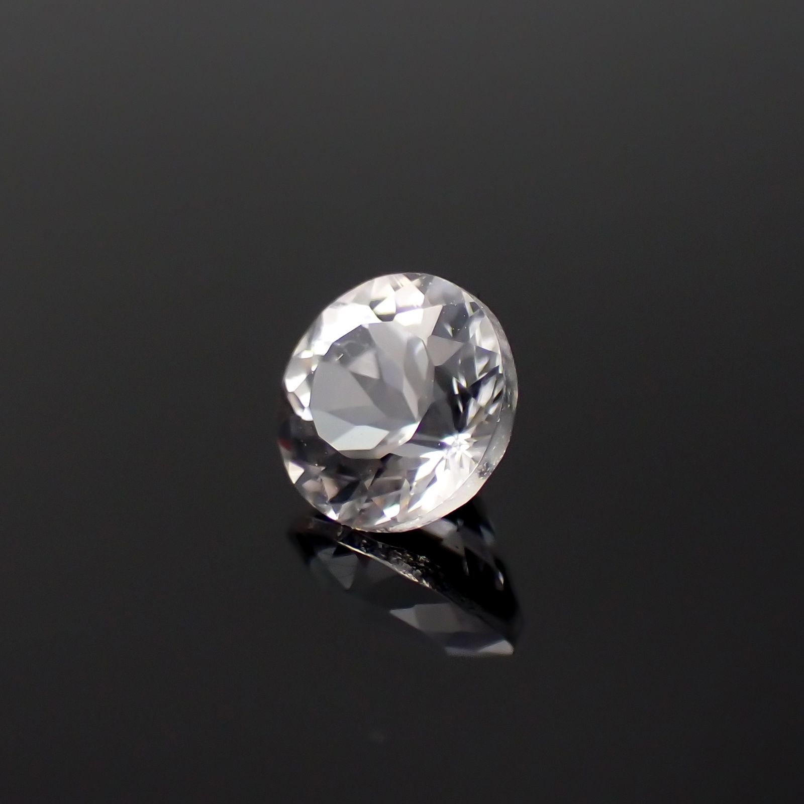 ダンビュライト(宝石名ダンブライト)メキシコ産 0.56ct 識別済[230722600]5.1x5.1mm前後