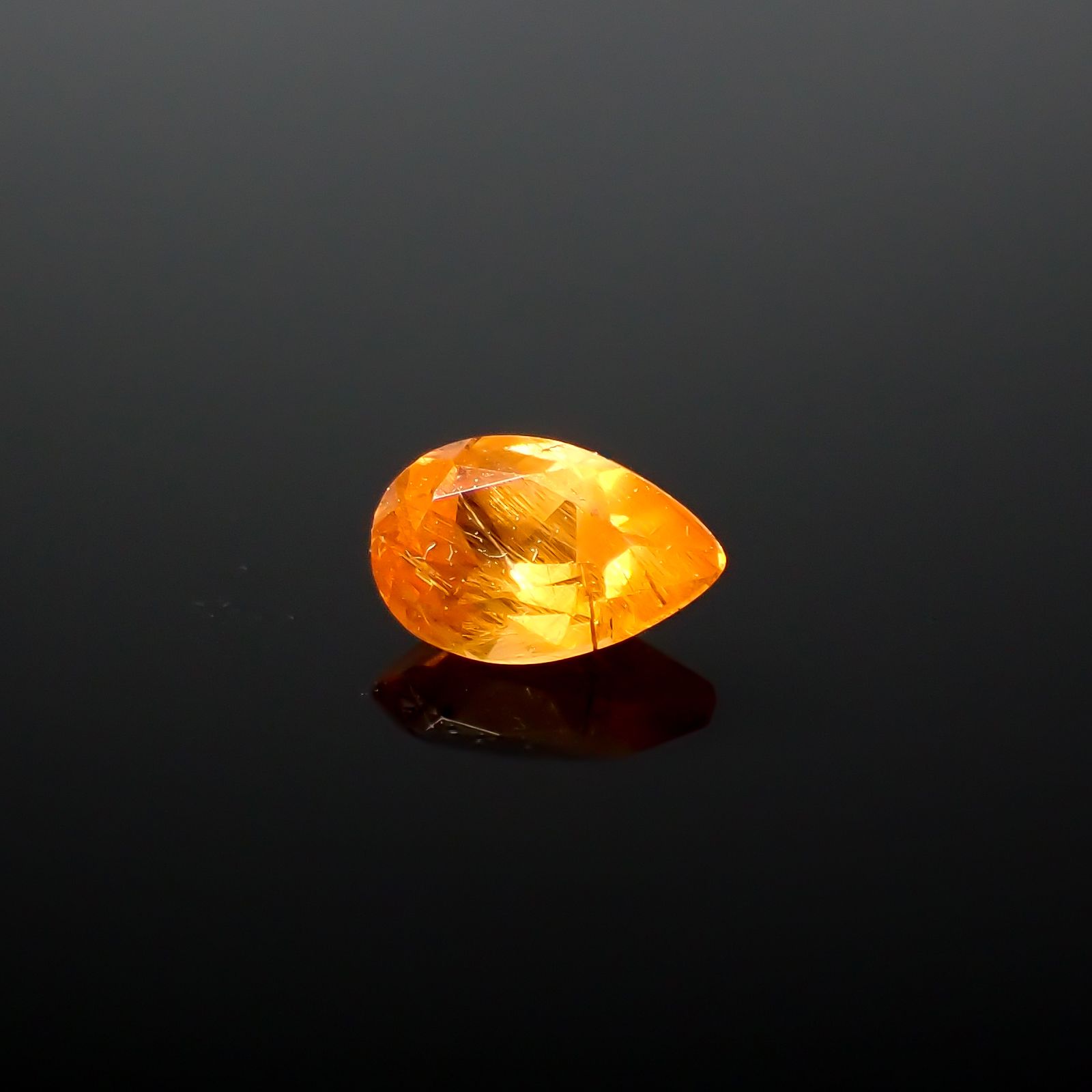 マンダリンガーネット マダガスカル産 0.31ct[240628216]4.9x3.2mm前後