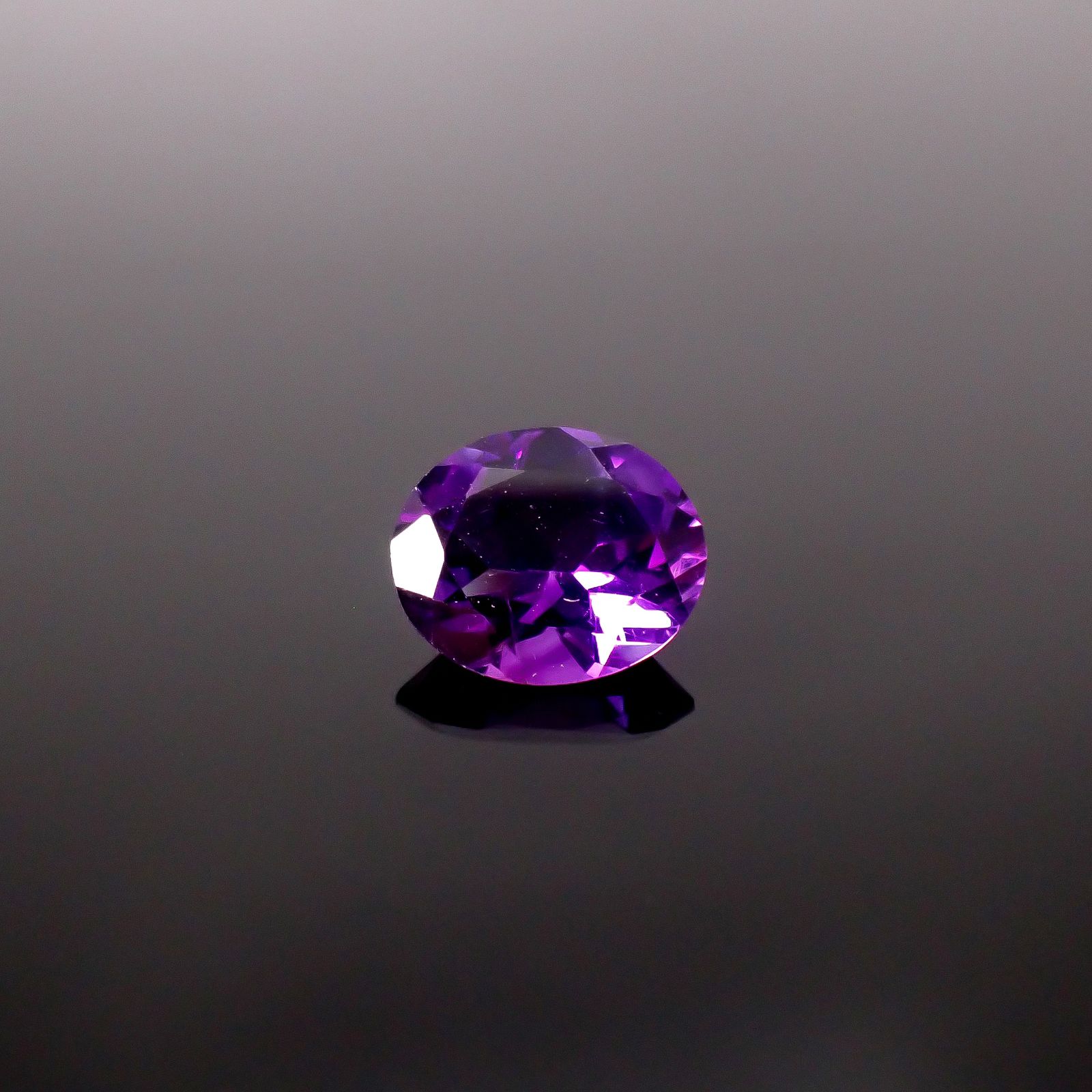 カラーシフトアメジスト ブラジル/ウルグアイ産 3.78ct / 12.1x10.1mm前後 [260131637]