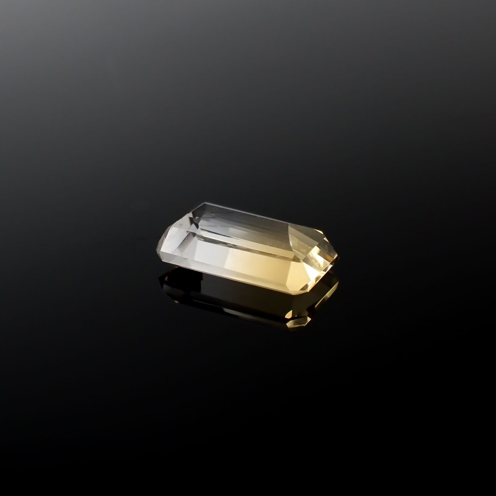 バイカラーシトリン ブラジル・ミナスジェライス州産 3.92ct[240326451]13.1x7.6mm前後