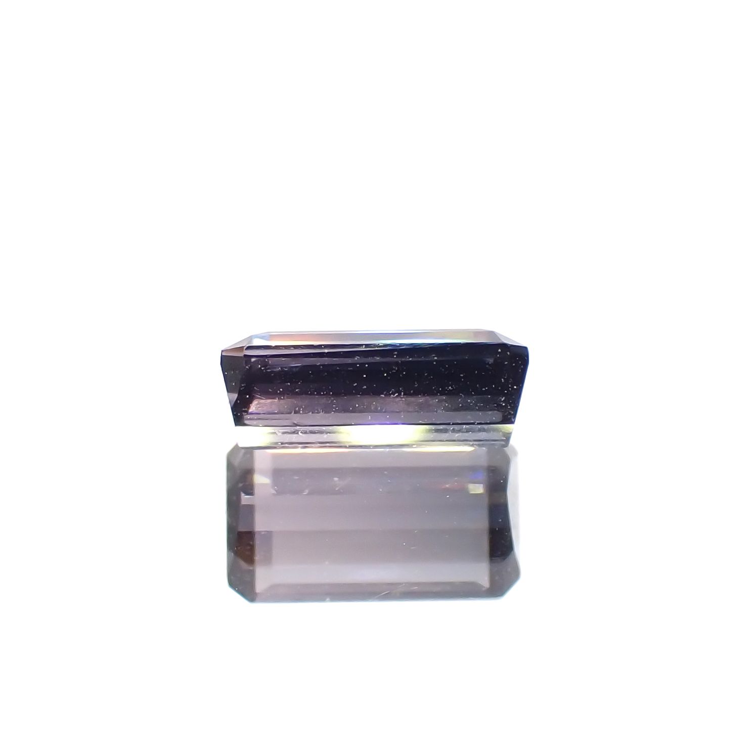 バイカラースピネル フルオレッセンス タンザニア/マダガスカル産 0.64ct[230722678]6.4x3.7mm前後