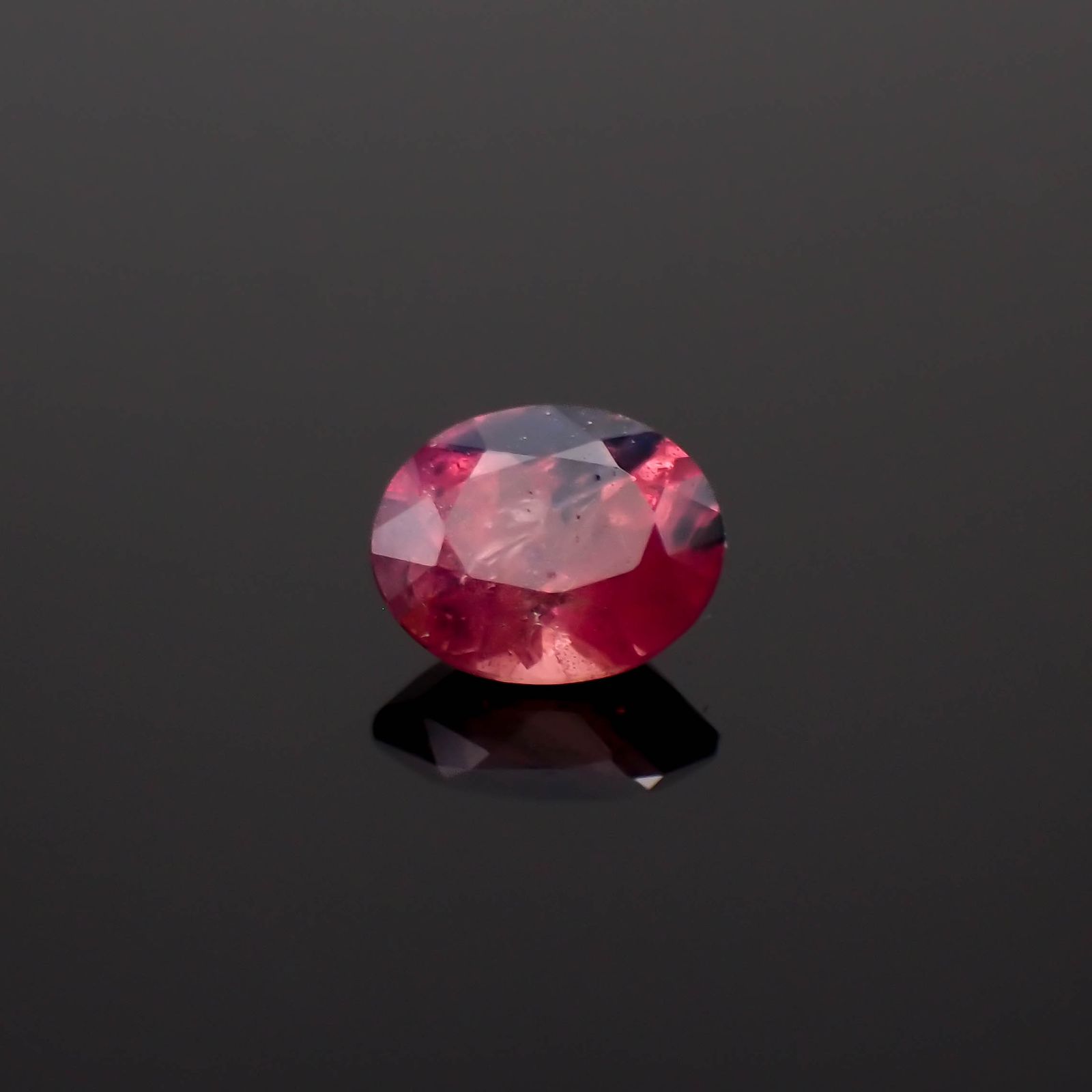 ウィンザーサファイア タンザニア・ウィンザー産 0.50ct [250521976]5.2x4.3mm前後