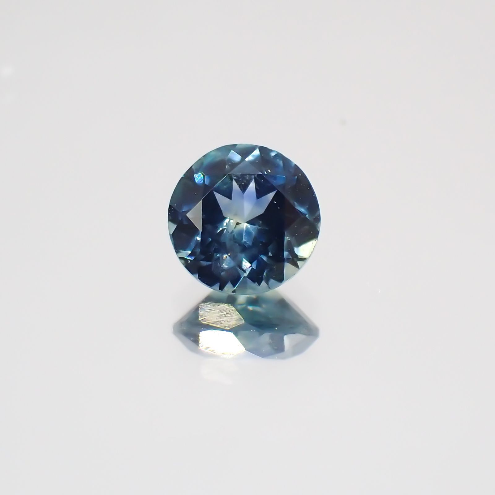 モンタナサファイア アメリカ産 ルース 0.45ct[21039466]4.4×4.4mm前後