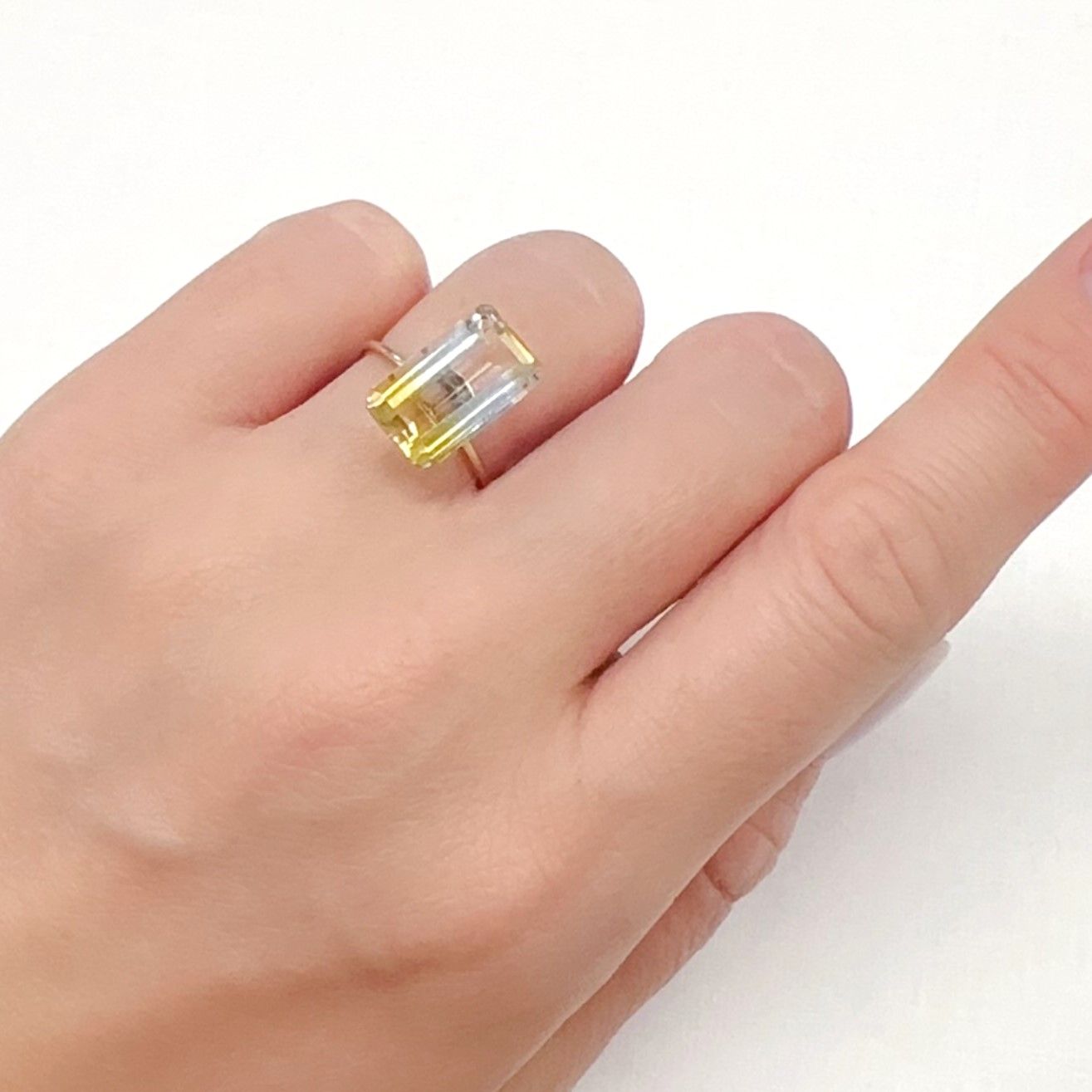 バイカラーシトリン ブラジル・ミナスジェライス州産 5.68ct[240326458]13.9x8.2mm前後