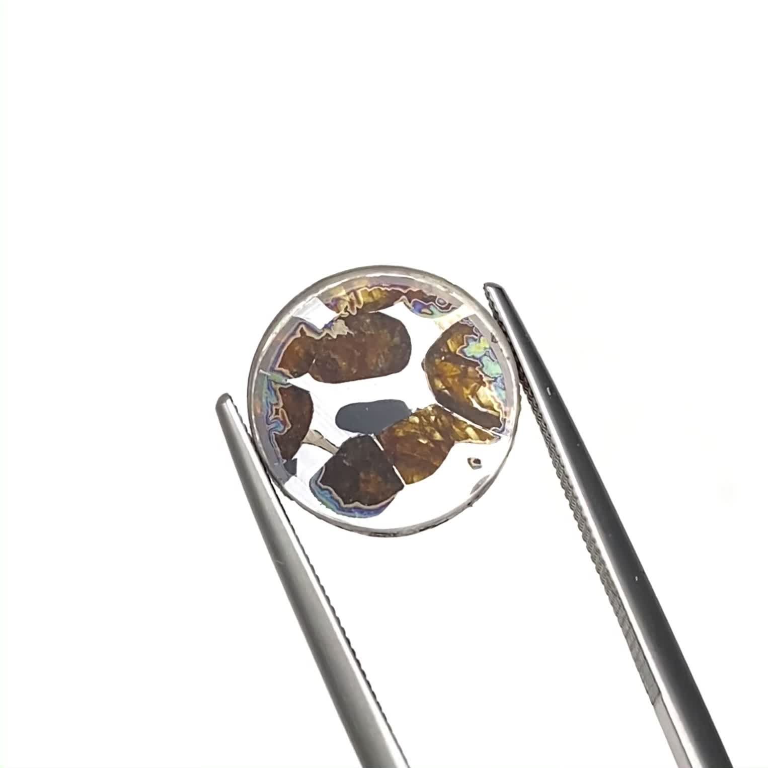 パラサイト隕石Sericho トリプレット 発見地：ケニア 4.88ct / 11.9