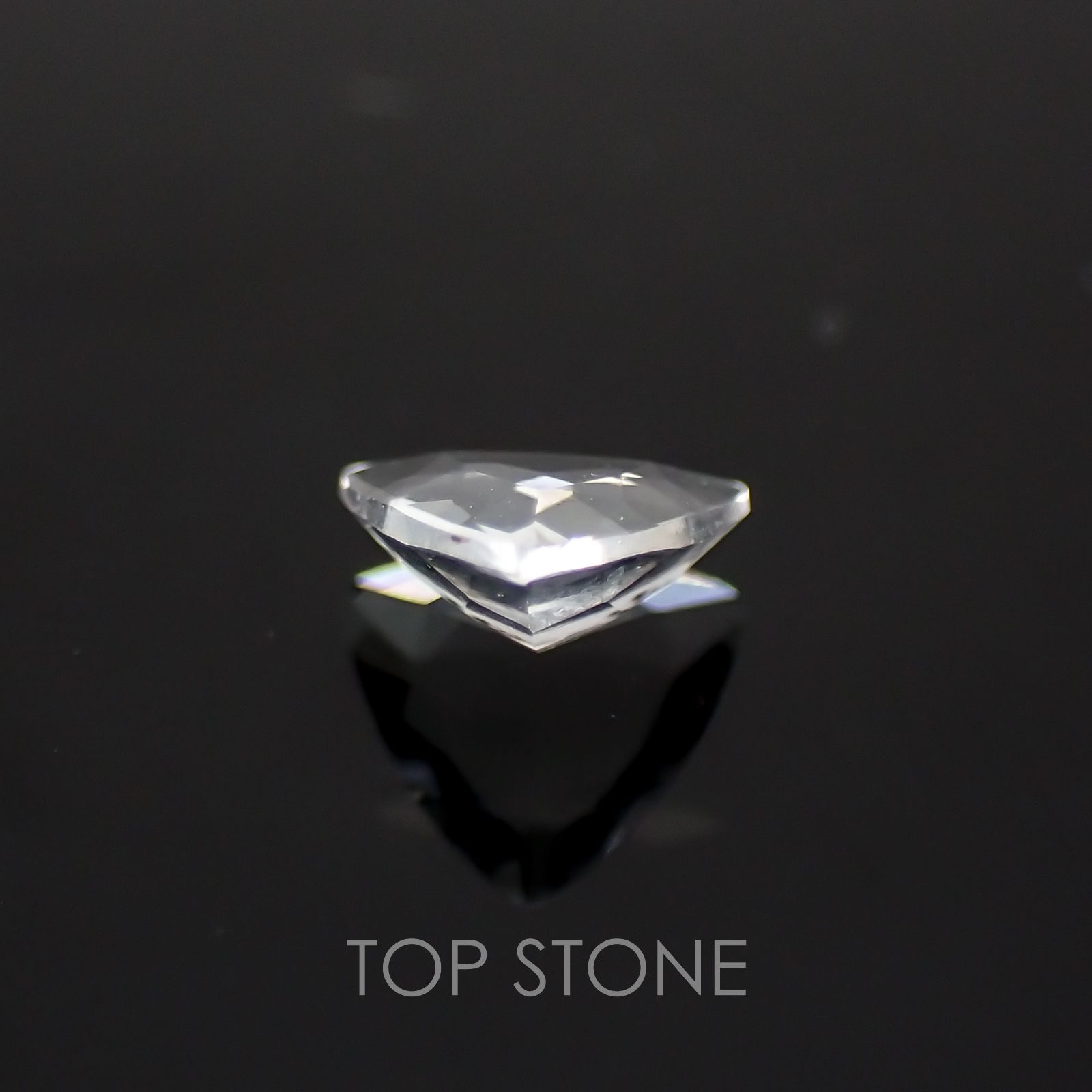 テネブレッセンススキャポライト アフガニスタン産 ルース 0.25ct[21029807]4.7×4.9mm前後