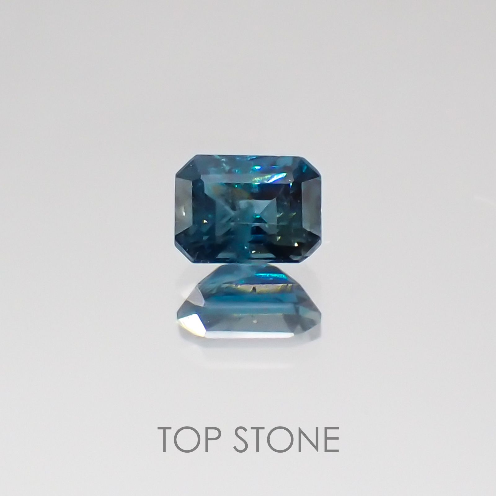 サファリン マダガスカル産 ルース 0.21ct[20128831]3.7×2.6mm前後