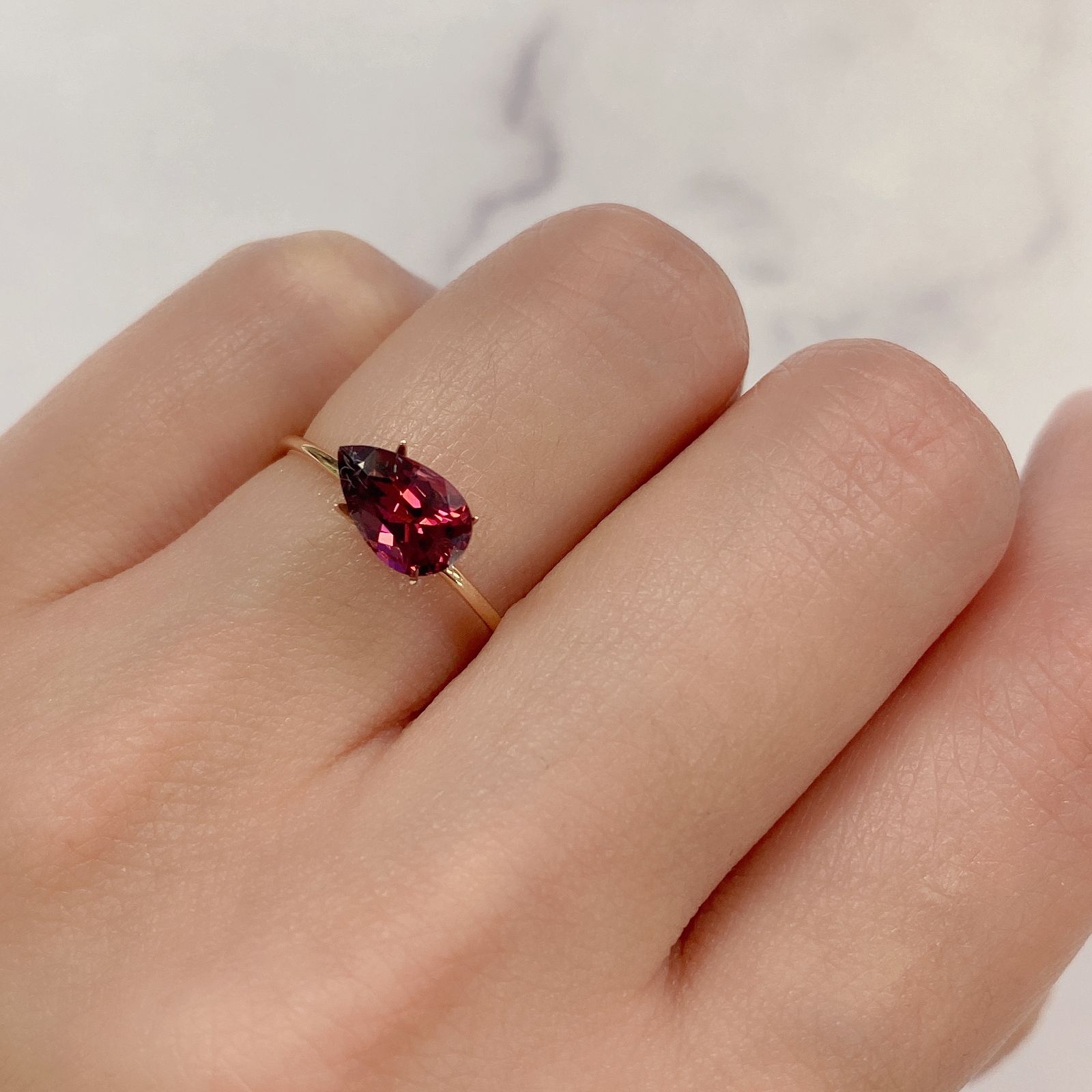マラヤガーネット(宝石名ガーネット) タンザニア産 1.28ct 識別済[210711876]8.5×5.3mm前後