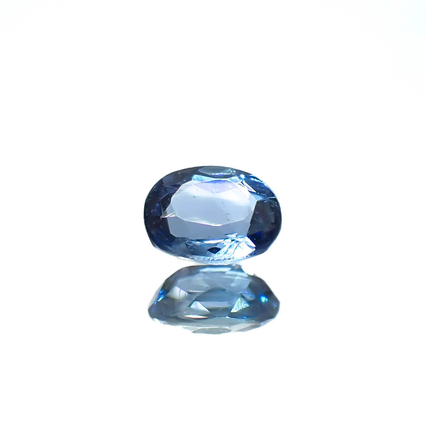 タトゥーアクアマリン ブラジル・ミナスジェライス州タトゥー鉱山産 0.22ct[240226072]4.3x3.4mm前後