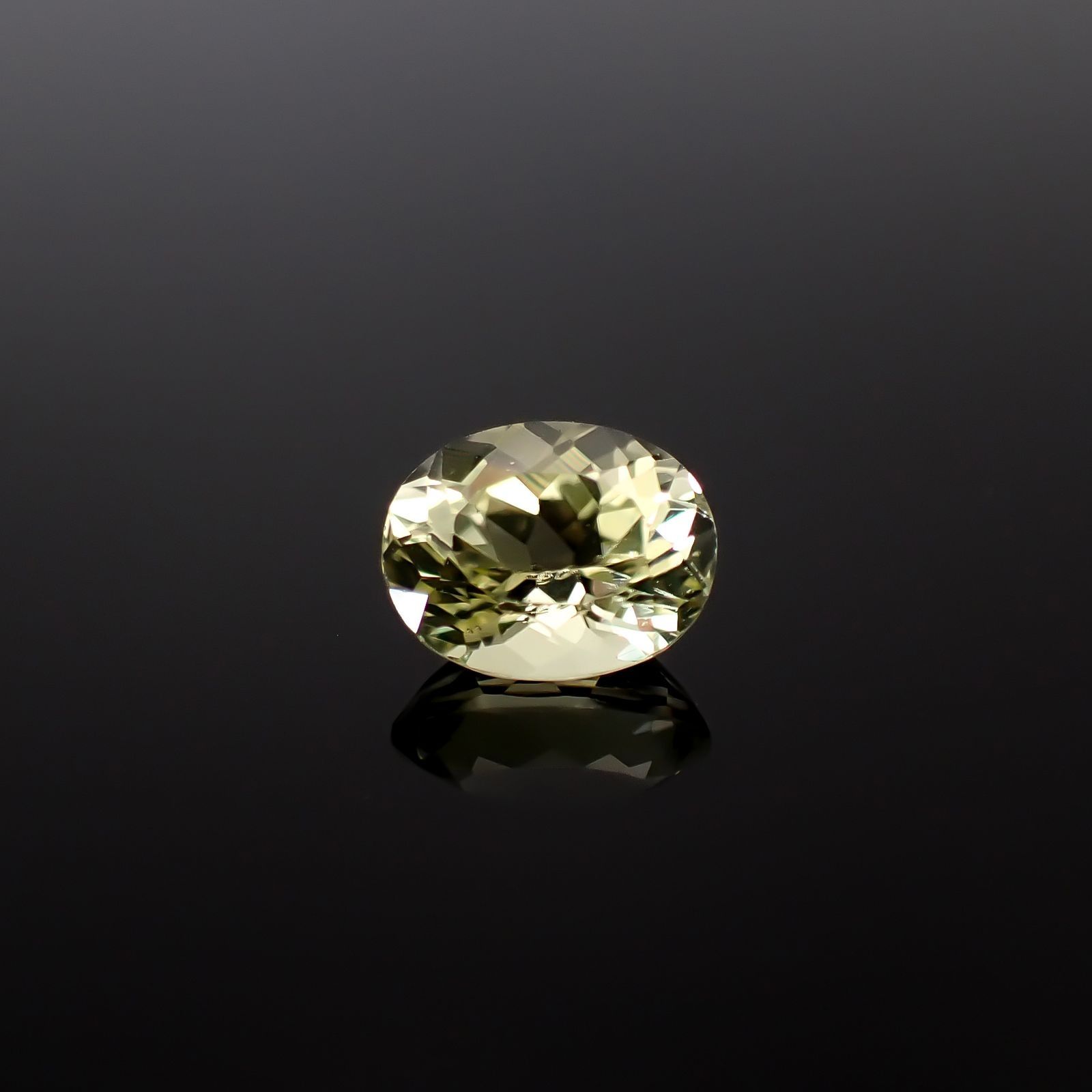 モンテブラサイト(宝石名モンテブラサイト)マダガスカル産 識別済 1.39ct / 7.7x6.1mm前後 [241229655]