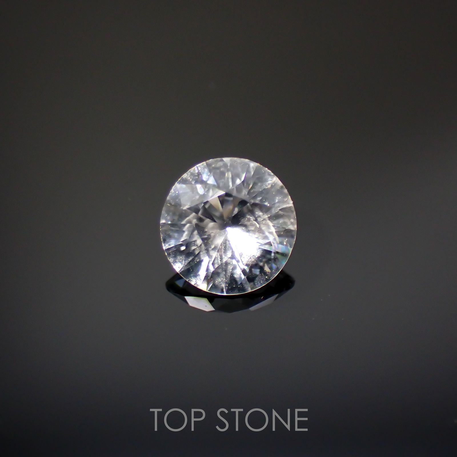 フェナカイト(宝石名フェナカイト)ブラジル産 0.83ct 識別済[220115166]6.5x6.5mm前後