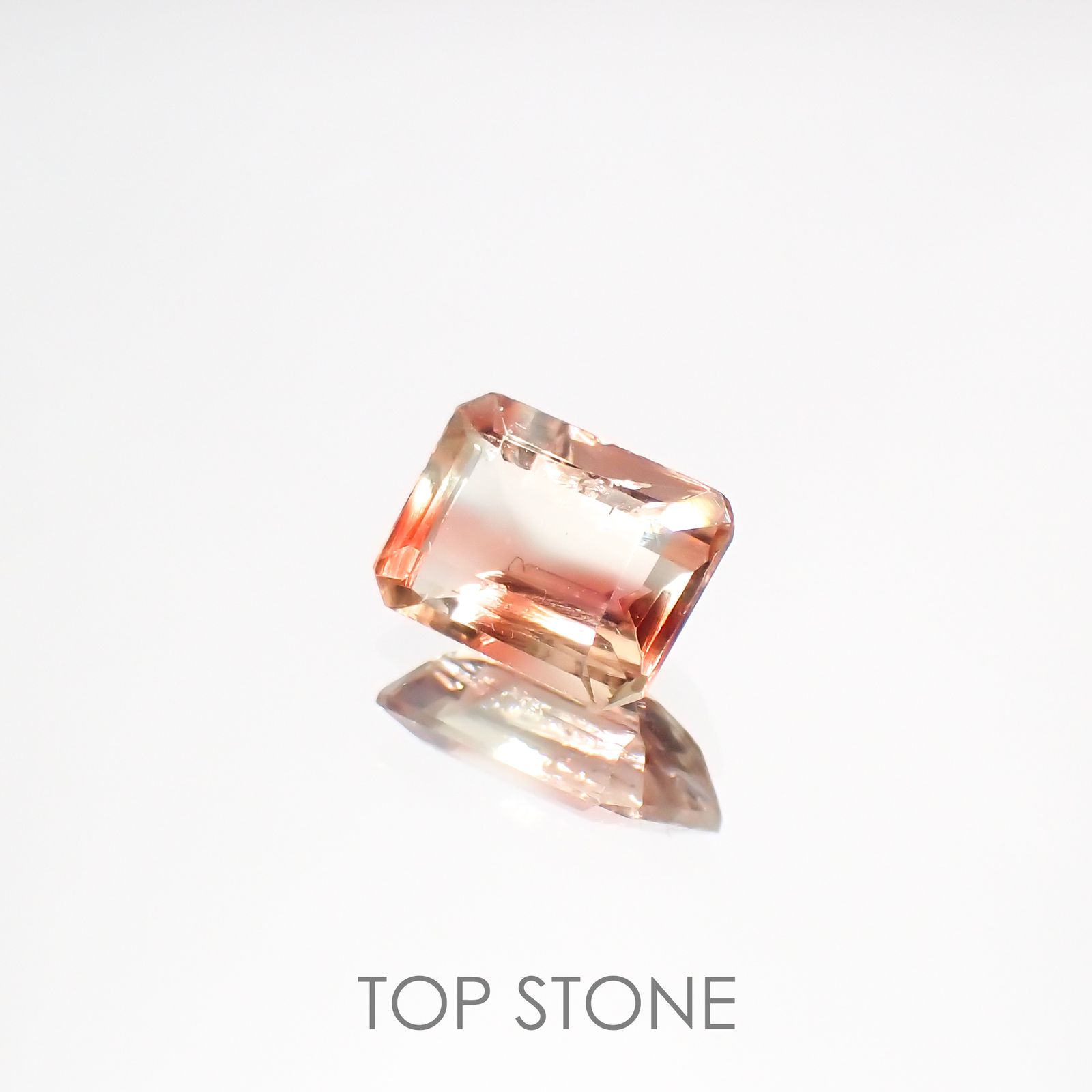 バイカラーアンデシン(宝石名アンデシン)チベット産 1.19ct 識別済[220115269]7.8x5.9mm前後
