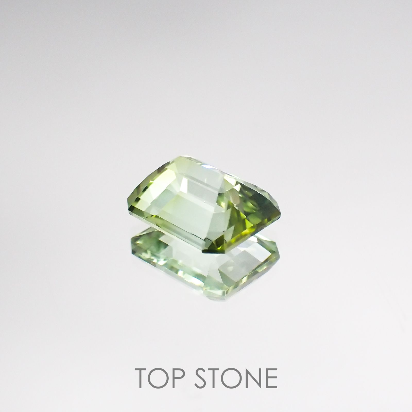 ミントトルマリン(宝石名ライトグリーン・トルマリン) ルワンダ産 1.385ct ソ付(彩珠)[210711596]7.5×6.1mm前後