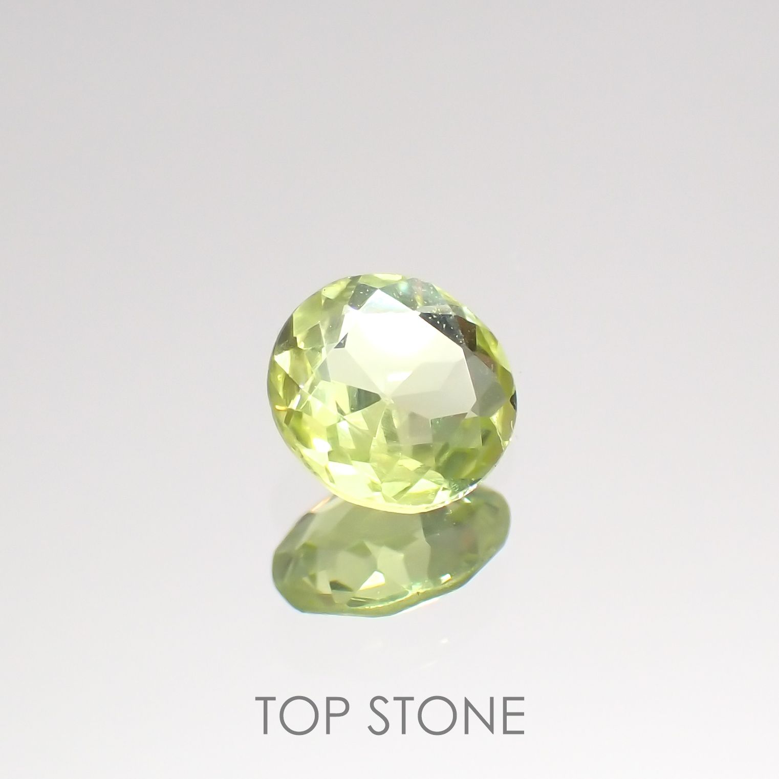 パロットクリソベリル(宝石名クリソベリル)インド産 0.39ct 識別済[220114519]4.9x4.9mm前後