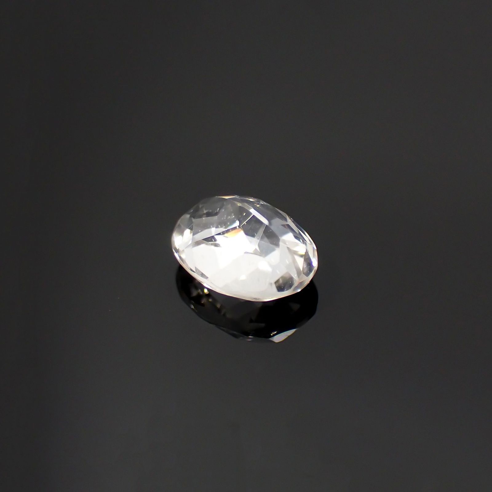 カラーレススポジュミン(宝石名ホワイト・スポジュミン) ブラジル産 1.54ct 識別済[210812624]8×6mm前後