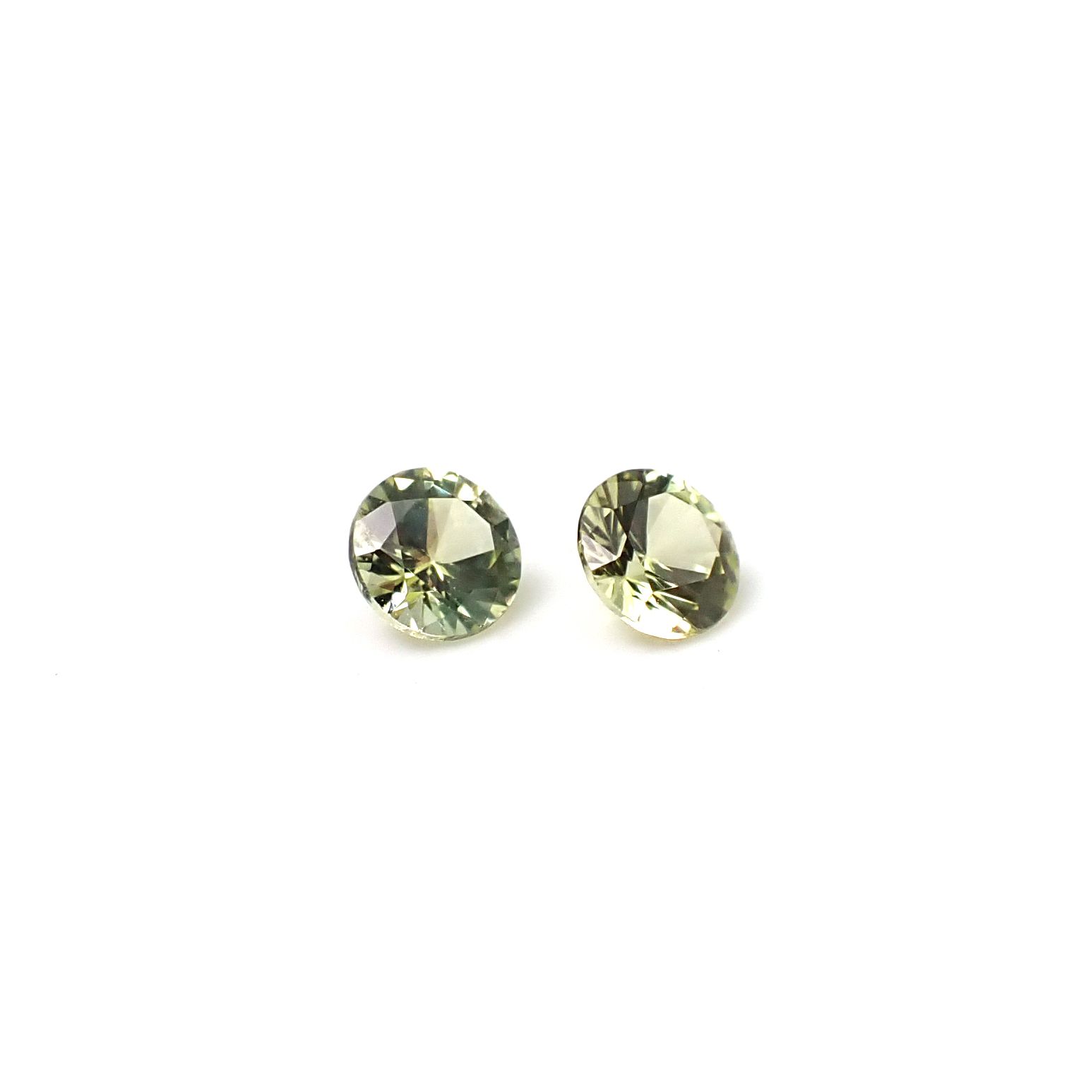 ◇ペアセット◇クリソベリル(宝石名クリソベリル)スリランカ/マダガスカル産 識別済 0.48ct(2pcs合計) / 3.8x3.8mm前後 [260131650]