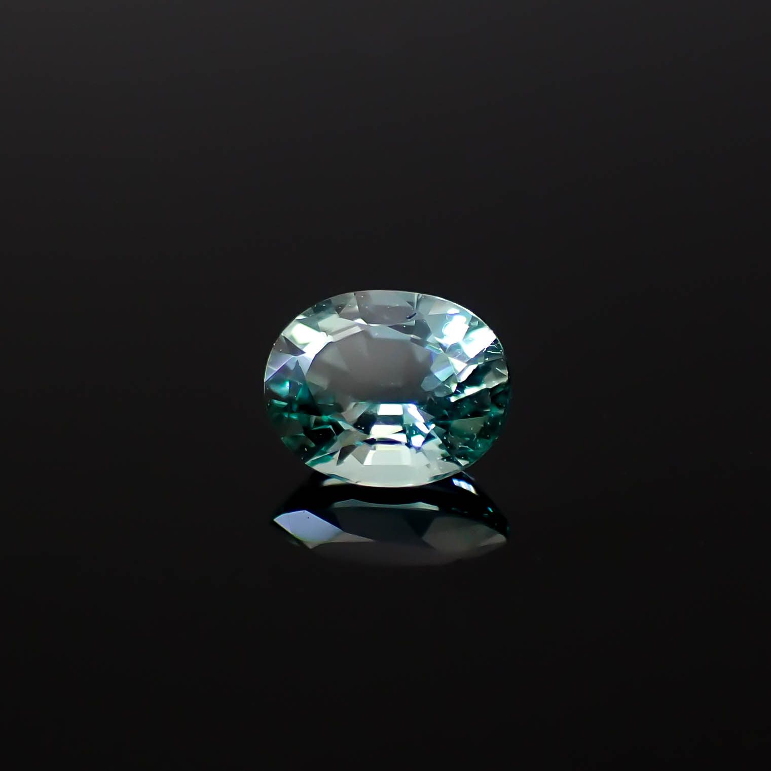 ミントベリル ナイジェリア産 0.24ct [250430209]4.7x3.9mm前後